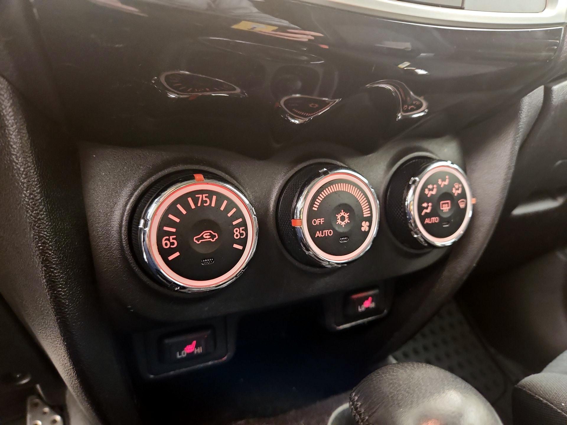 Thumbnail: 2015 Mitsubishi Outlander Sport - 16