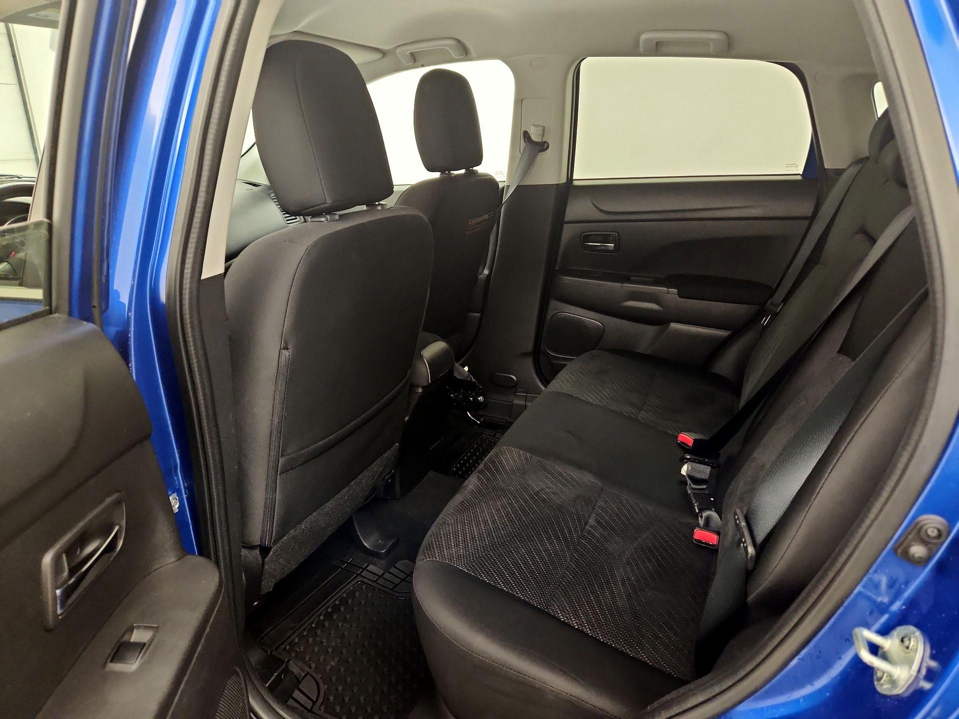 Thumbnail: 2015 Mitsubishi Outlander Sport - 19