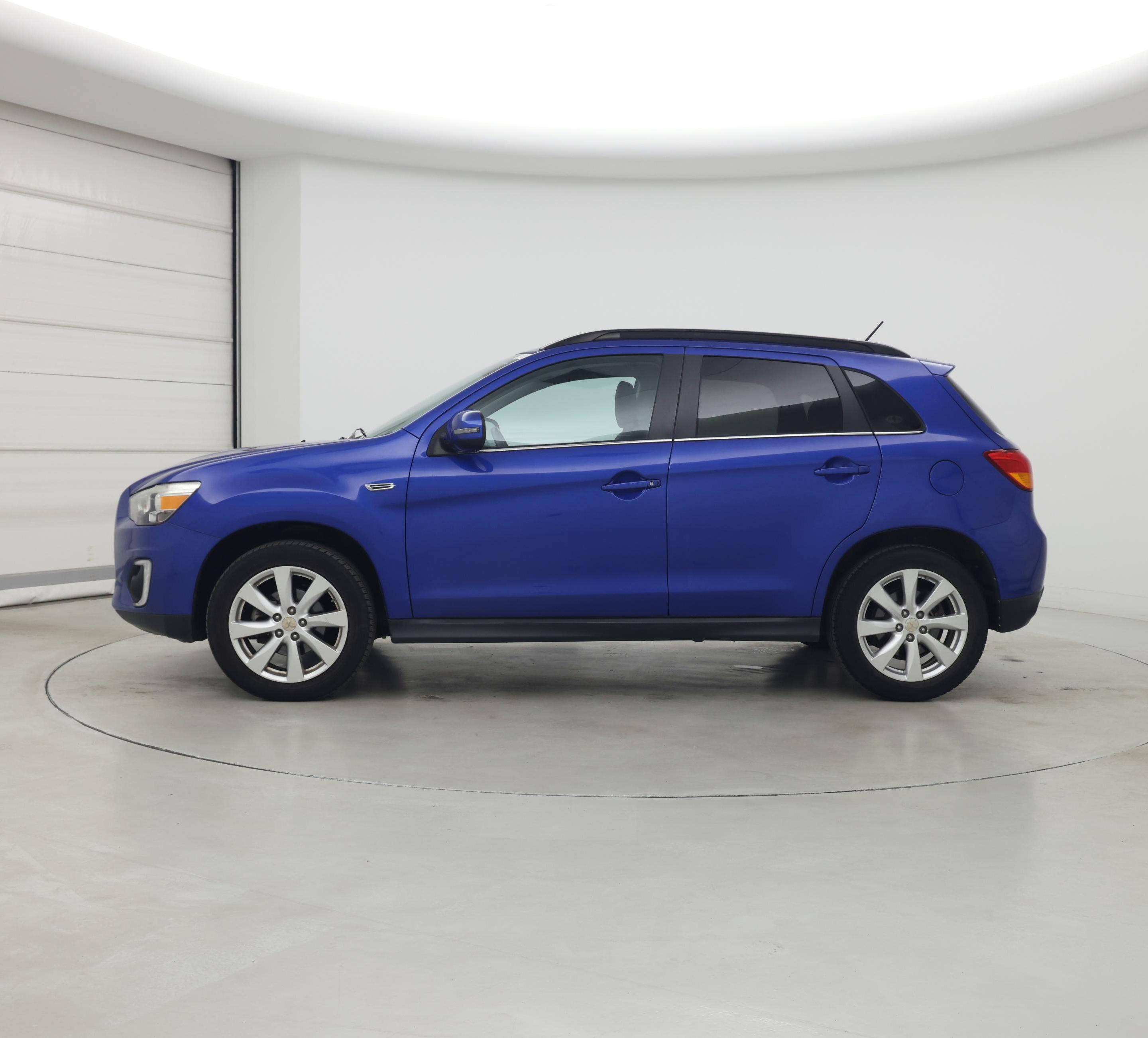 Thumbnail: 2015 Mitsubishi Outlander Sport - 3