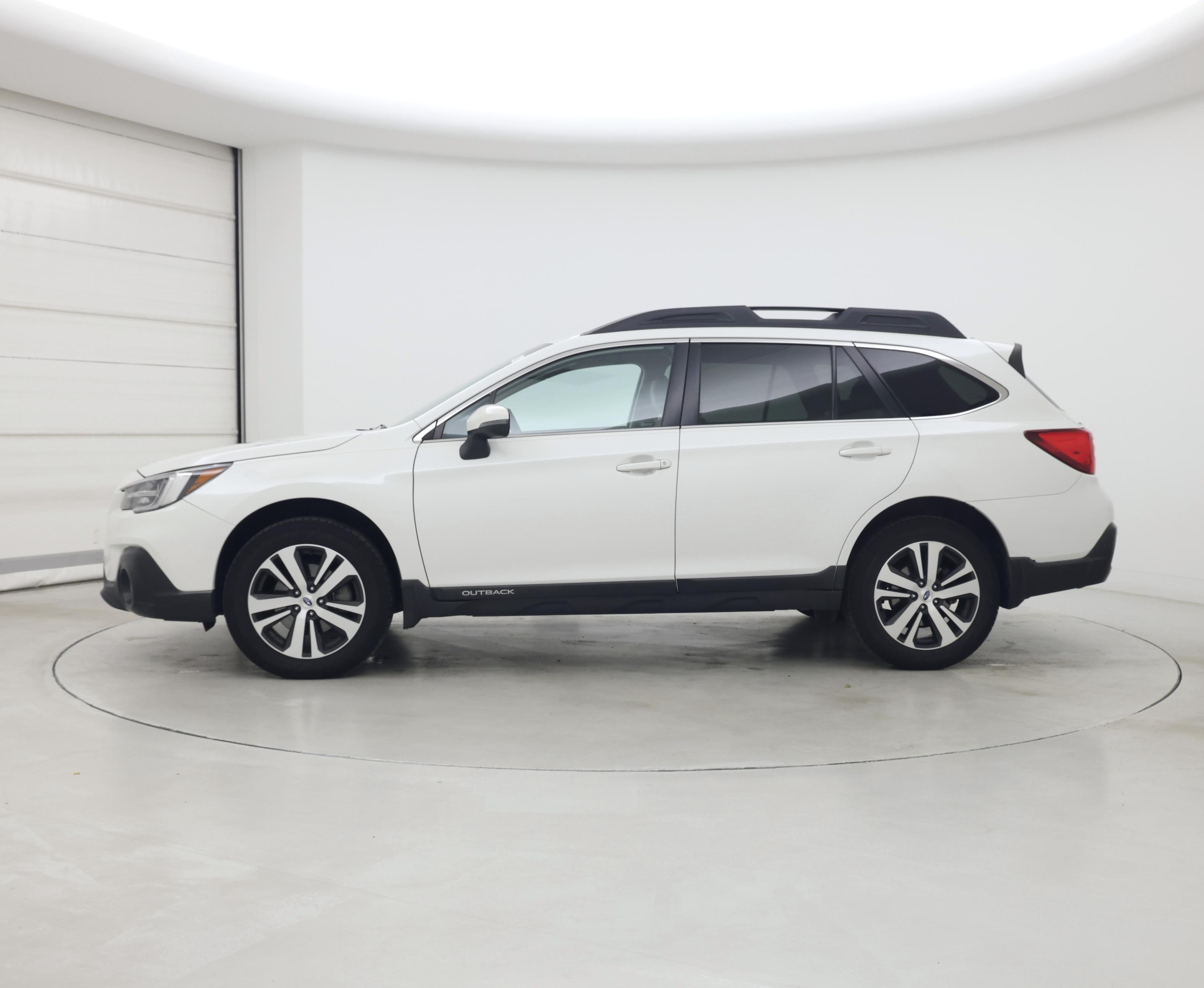 Thumbnail: 2018 Subaru Outback - 3