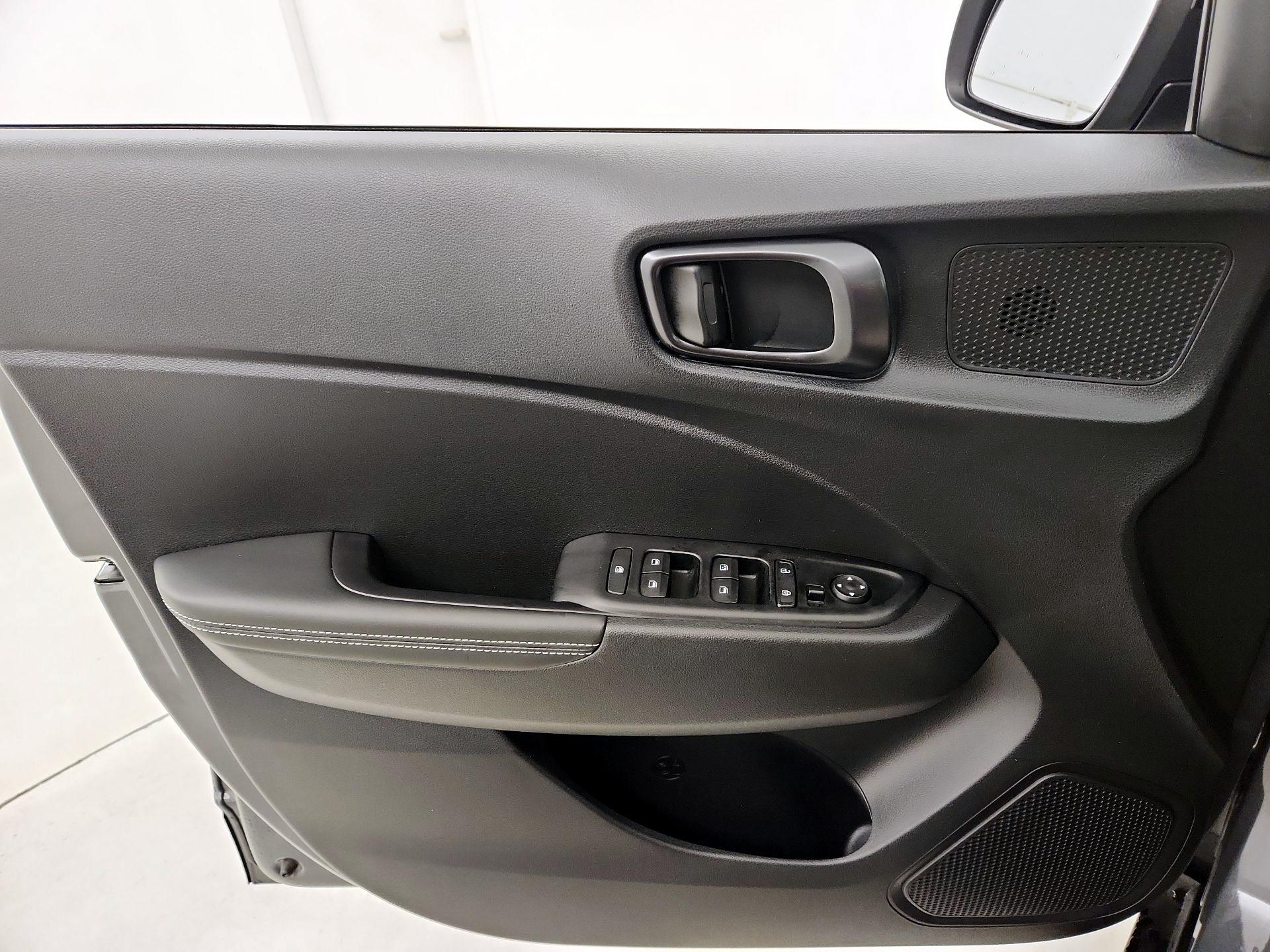 Thumbnail: 2023 Hyundai Venue - 12