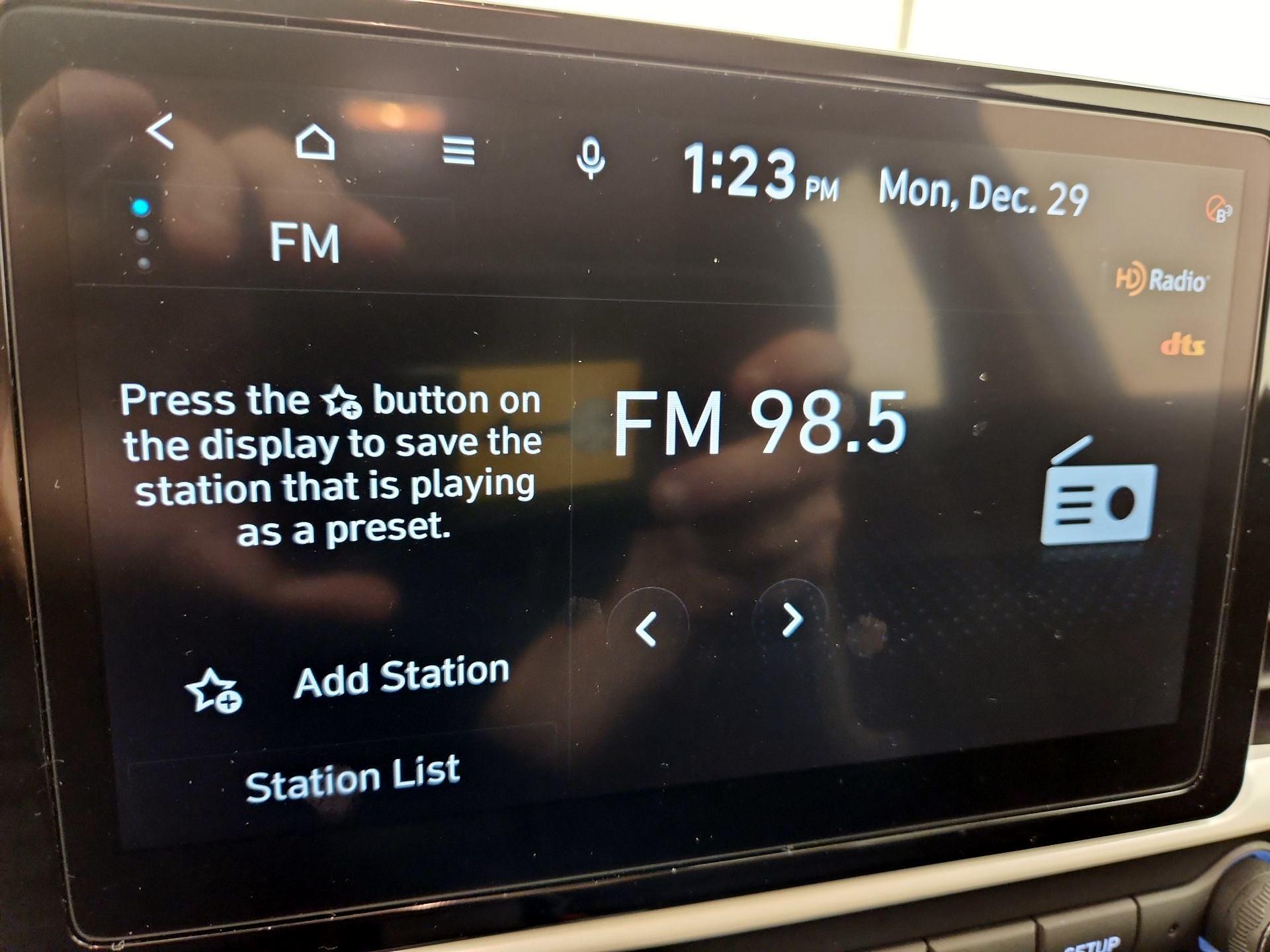 Thumbnail: 2023 Hyundai Venue - 16