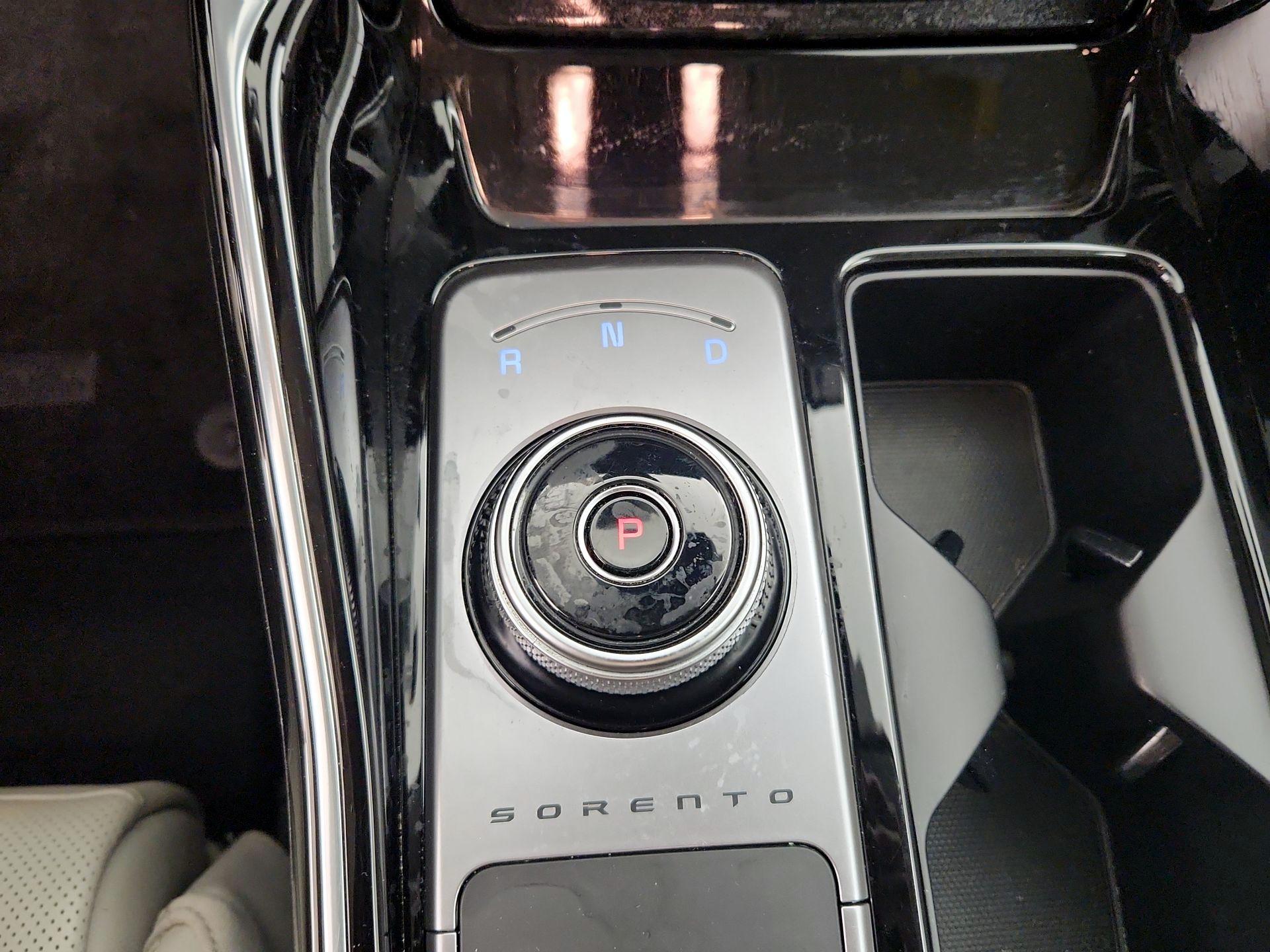 Thumbnail: 2023 Kia Sorento - 18