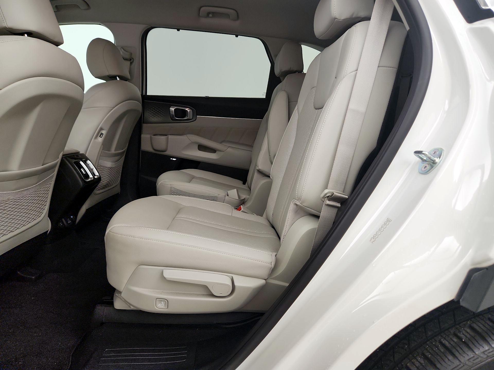 Thumbnail: 2023 Kia Sorento - 20