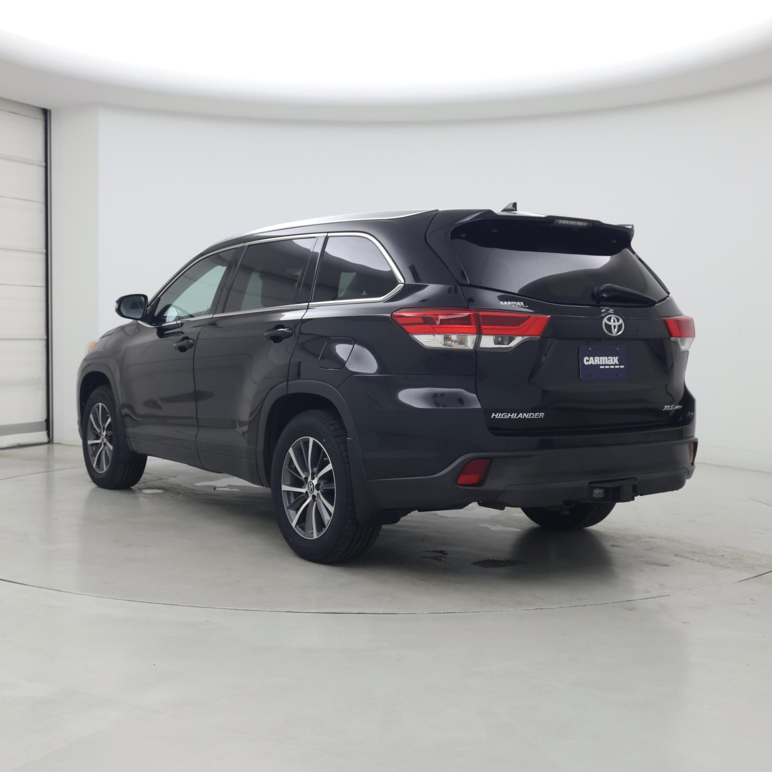 Thumbnail: 2017 Toyota Highlander - 2