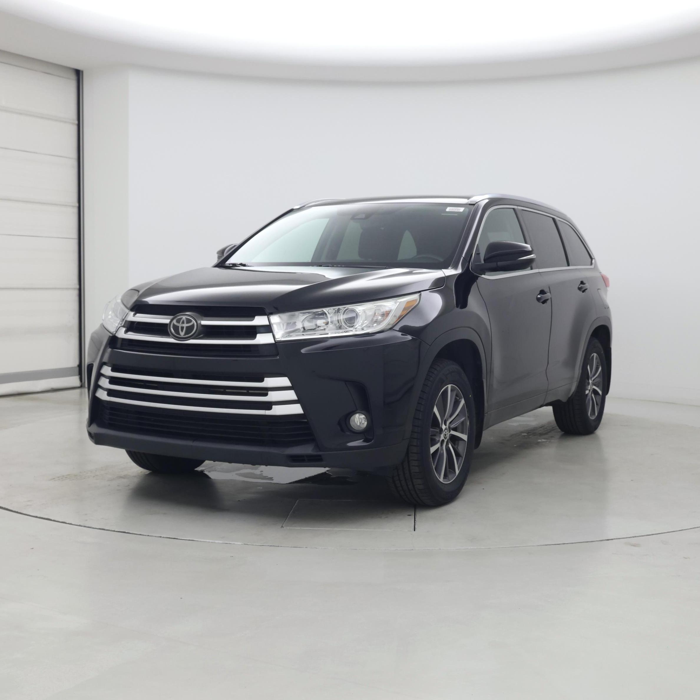 Thumbnail: 2017 Toyota Highlander - 4