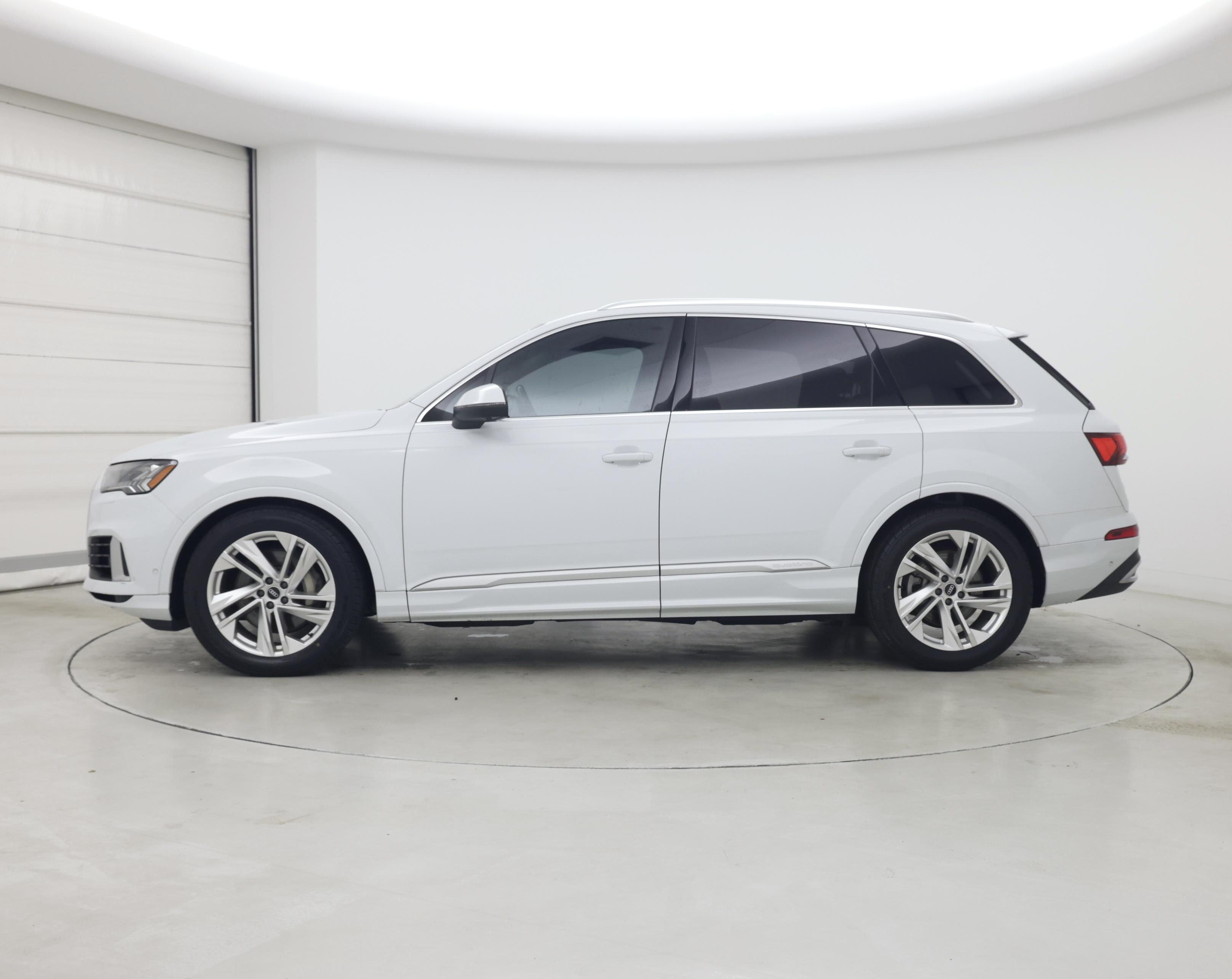 Thumbnail: 2021 Audi Q7 - 3