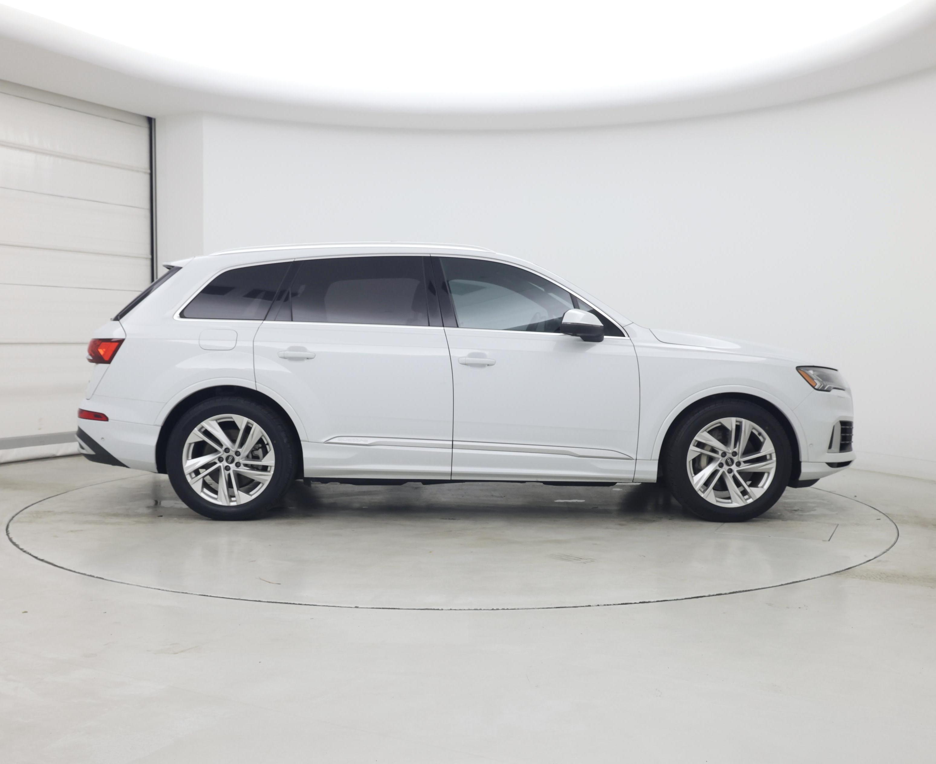 Thumbnail: 2021 Audi Q7 - 7