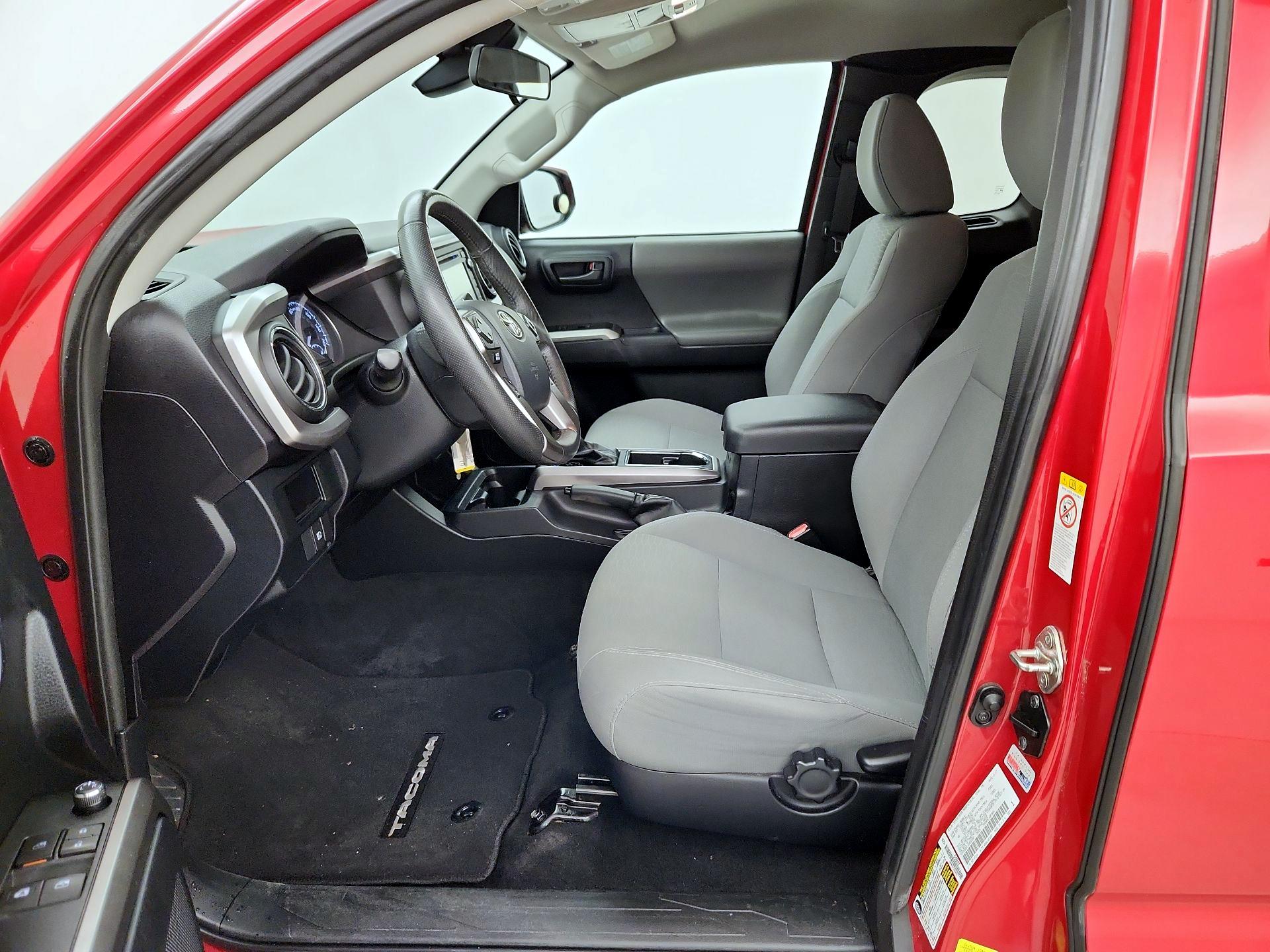 Thumbnail: 2018 Toyota Tacoma - 11