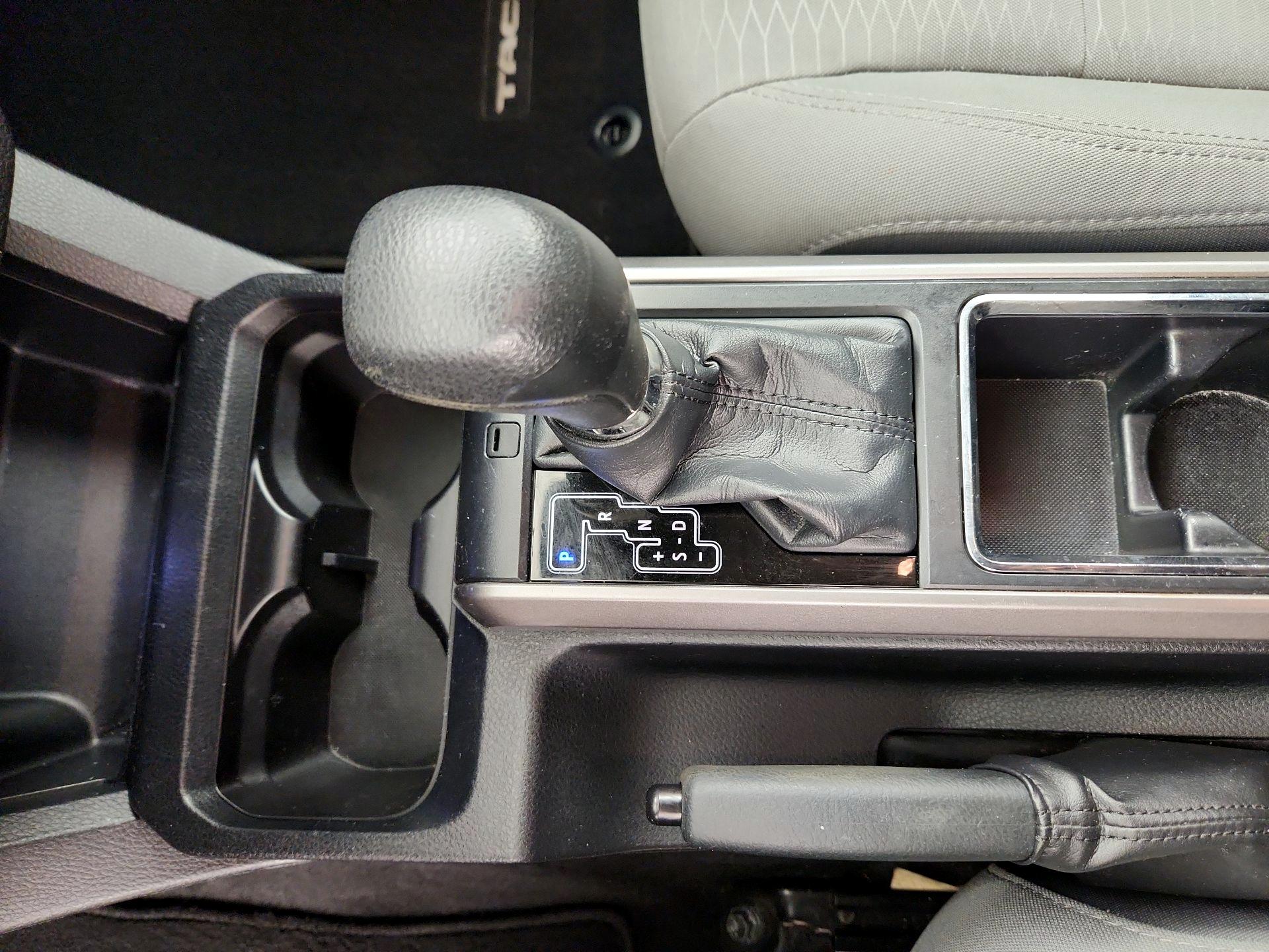 Thumbnail: 2018 Toyota Tacoma - 17