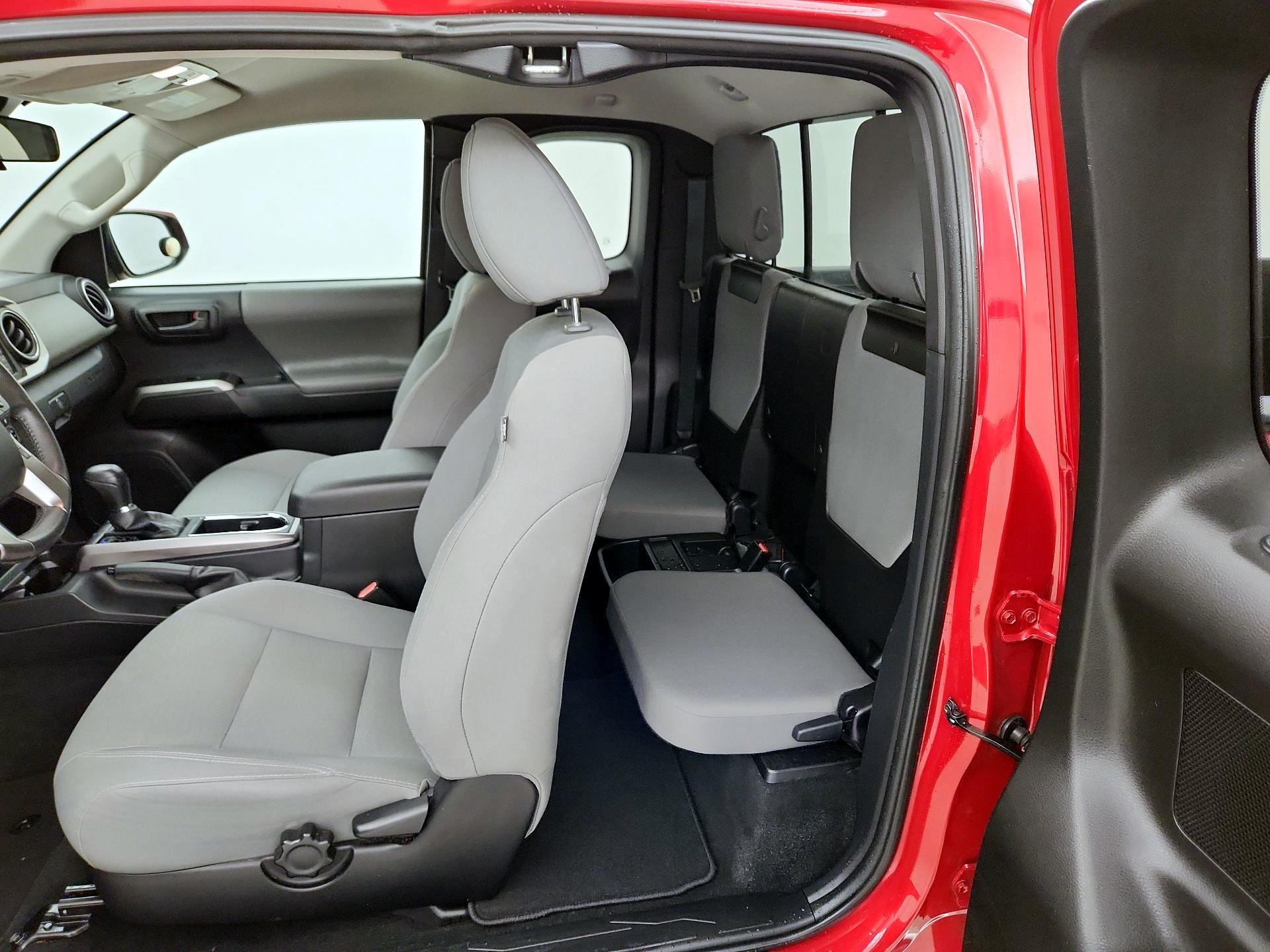 Thumbnail: 2018 Toyota Tacoma - 19