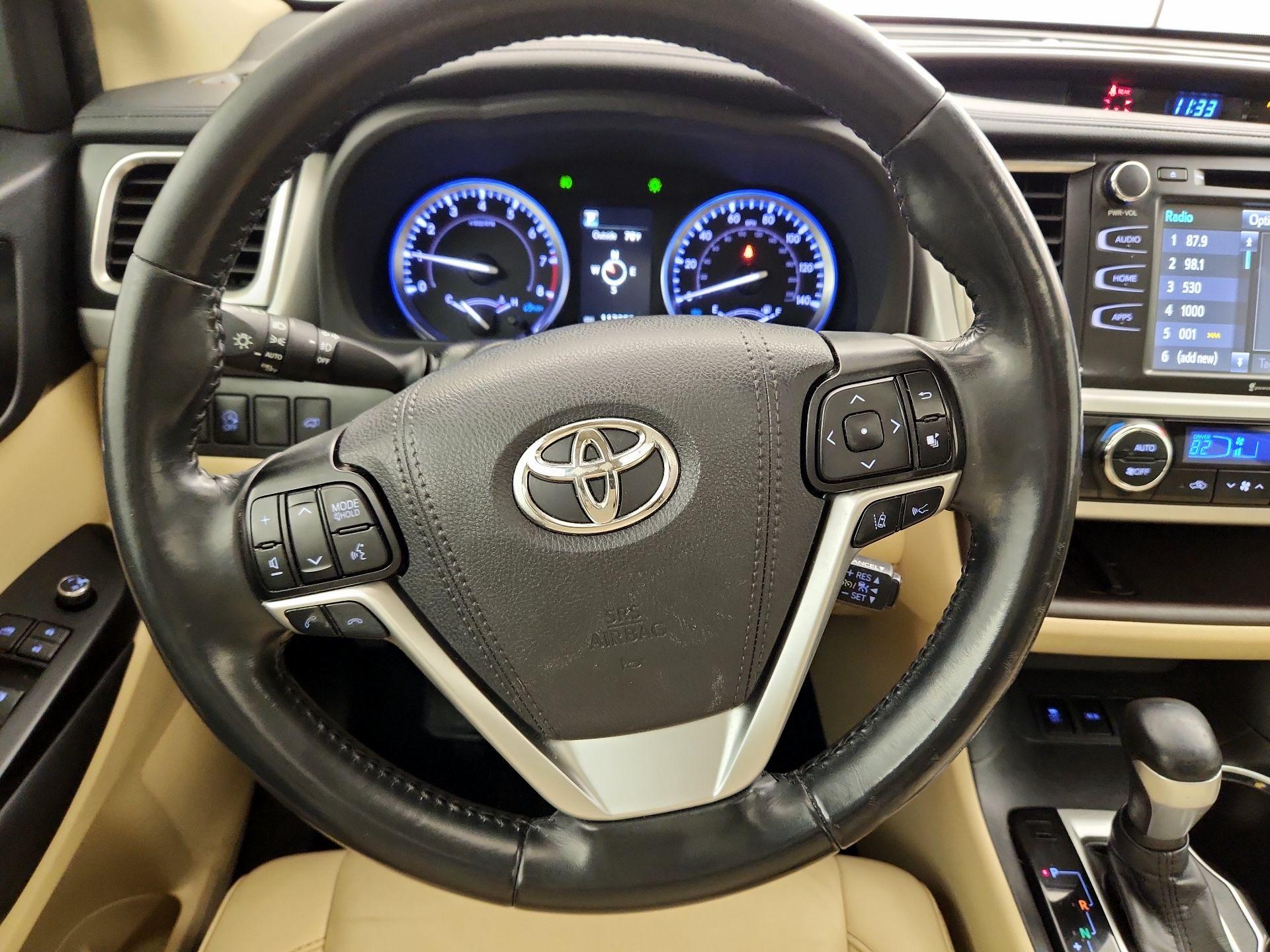 Thumbnail: 2019 Toyota Highlander - 10