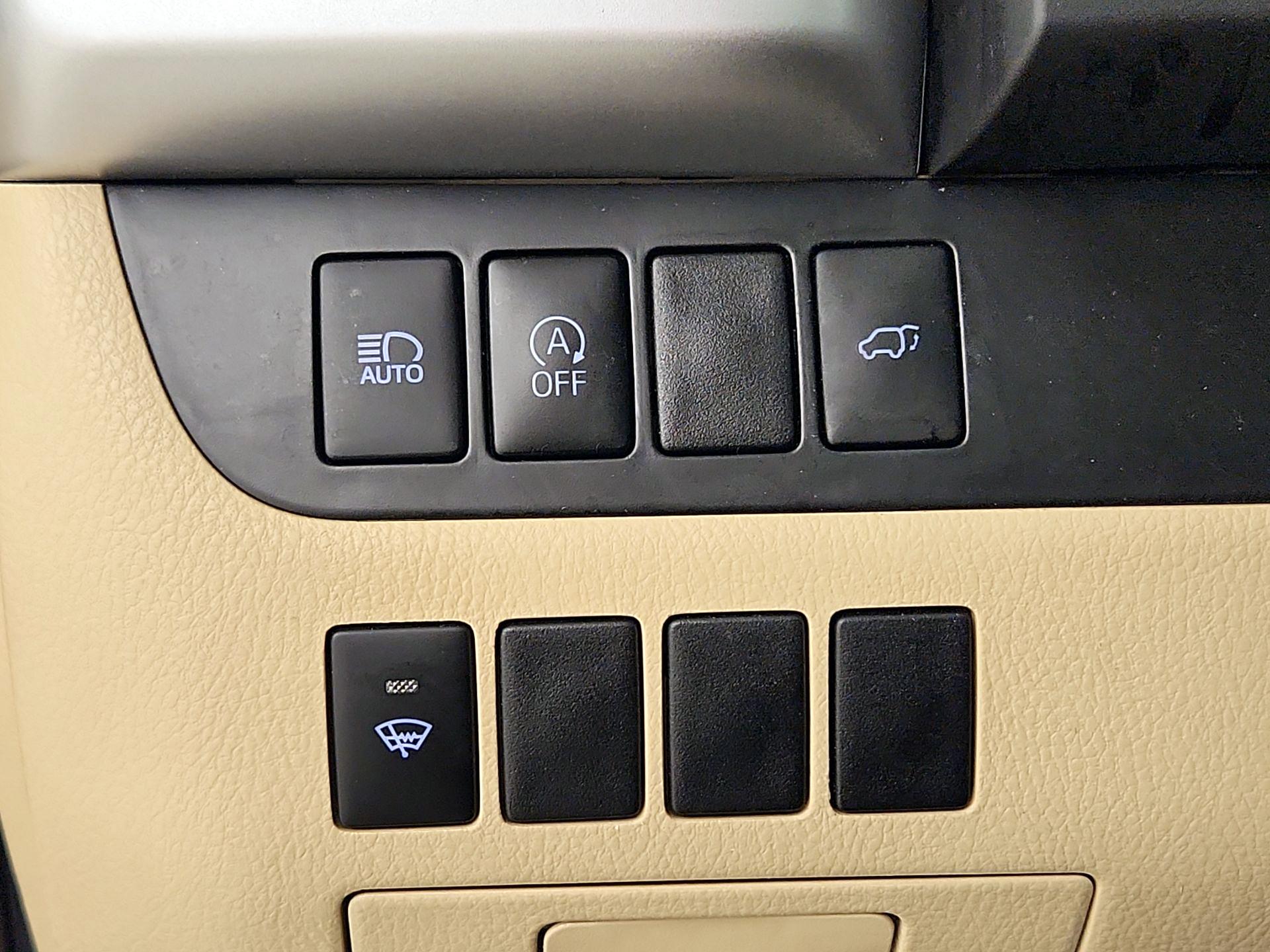 Thumbnail: 2019 Toyota Highlander - 13