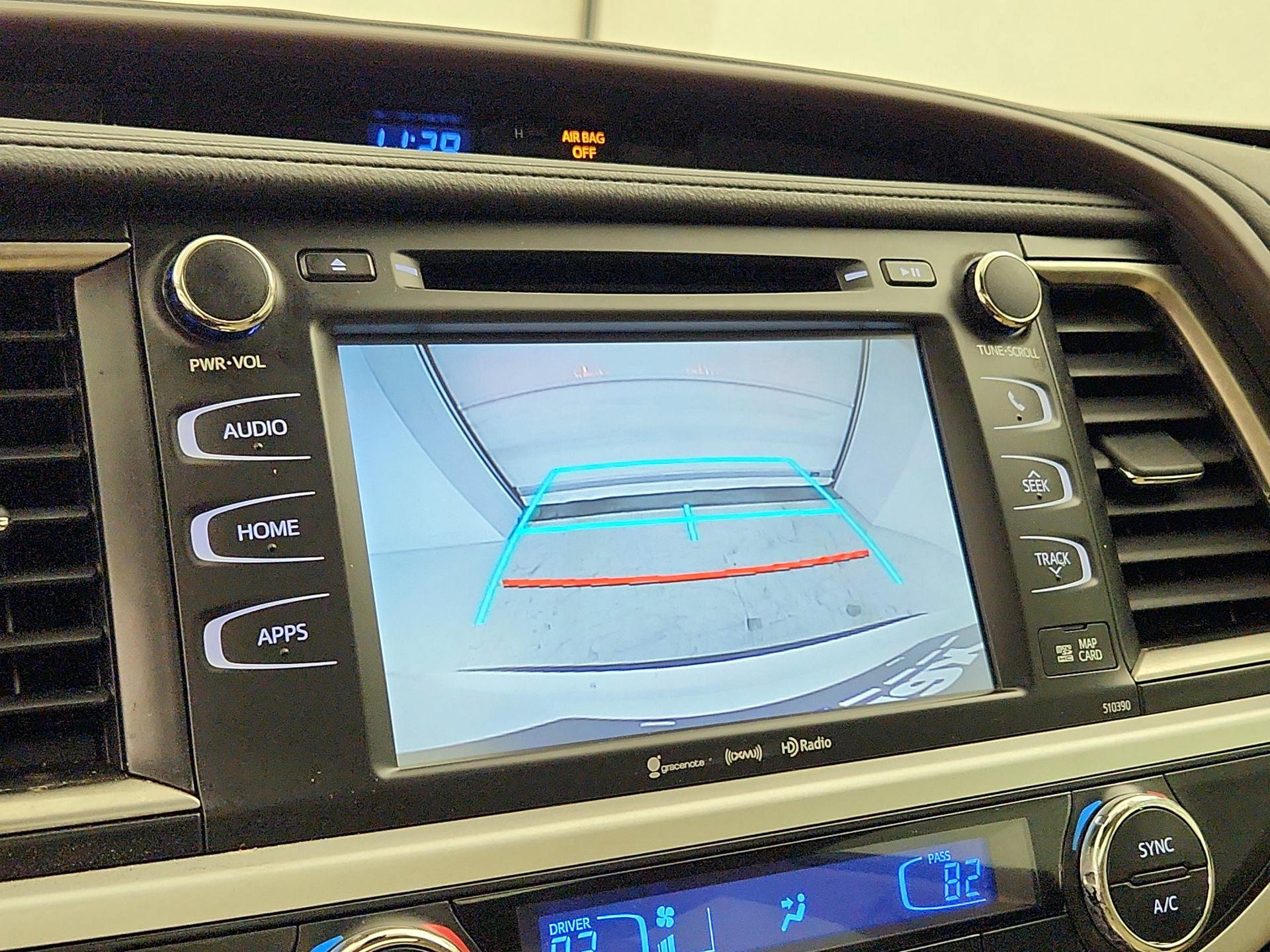 Thumbnail: 2019 Toyota Highlander - 14