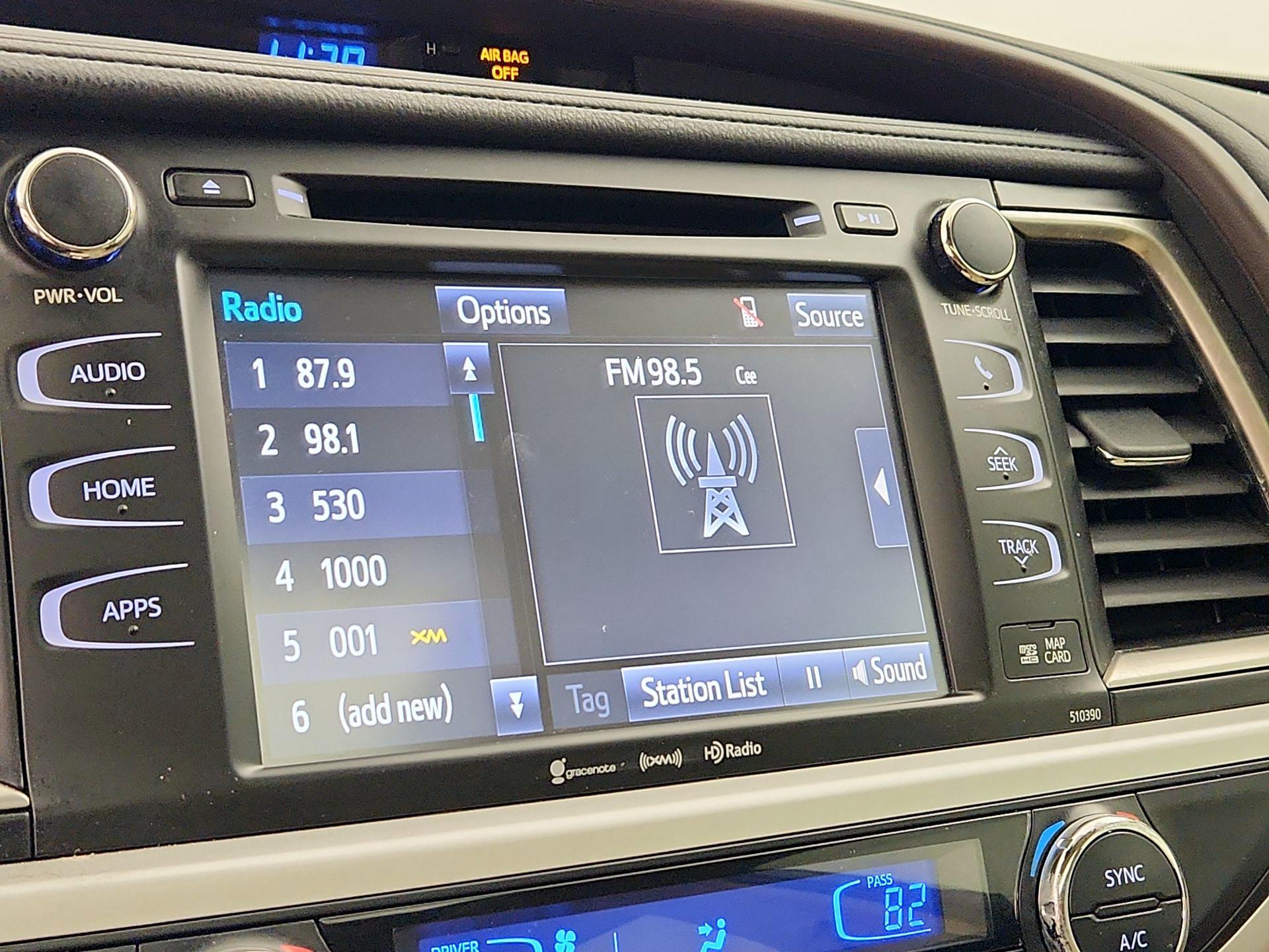 Thumbnail: 2019 Toyota Highlander - 15