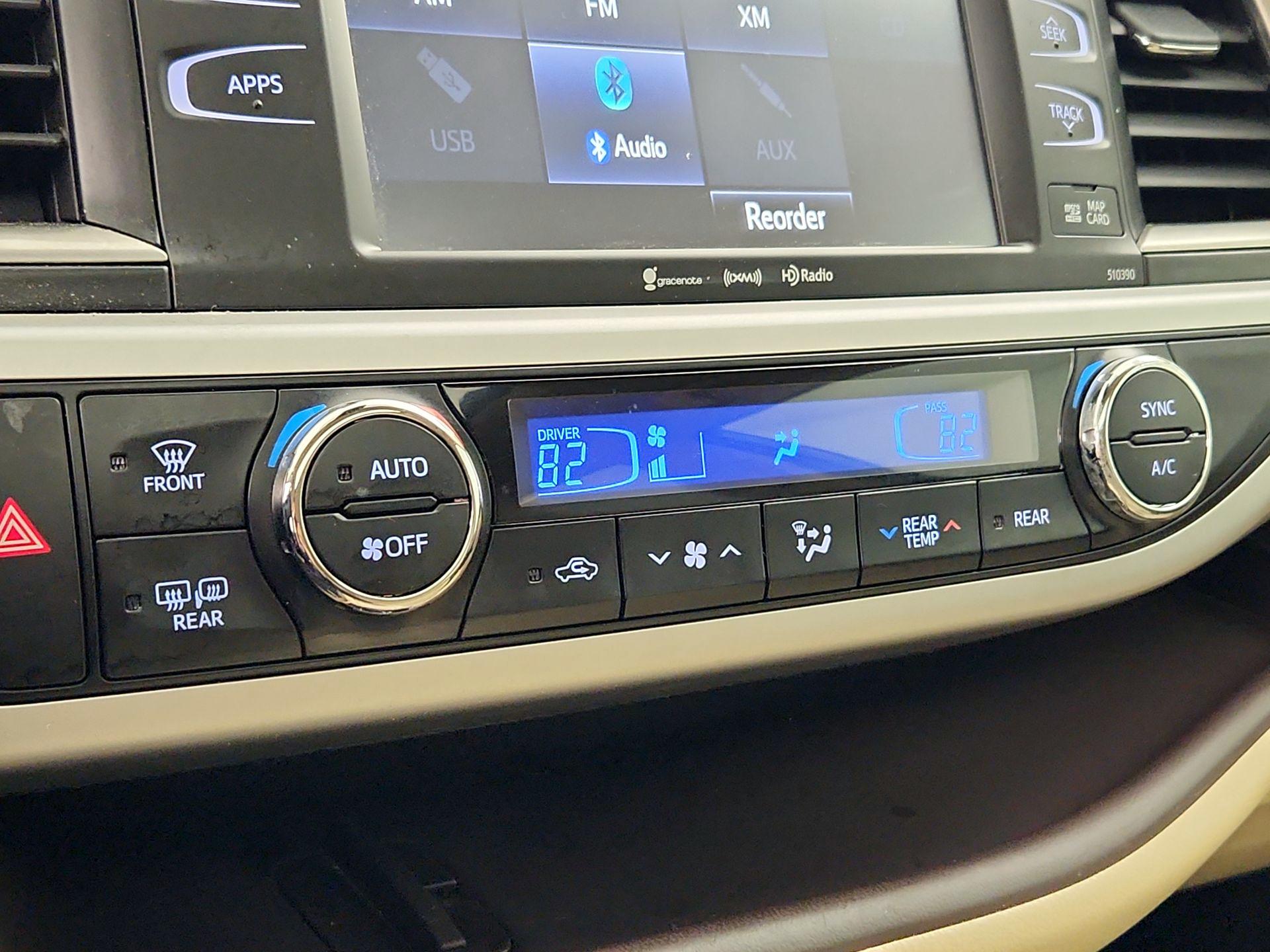 Thumbnail: 2019 Toyota Highlander - 16