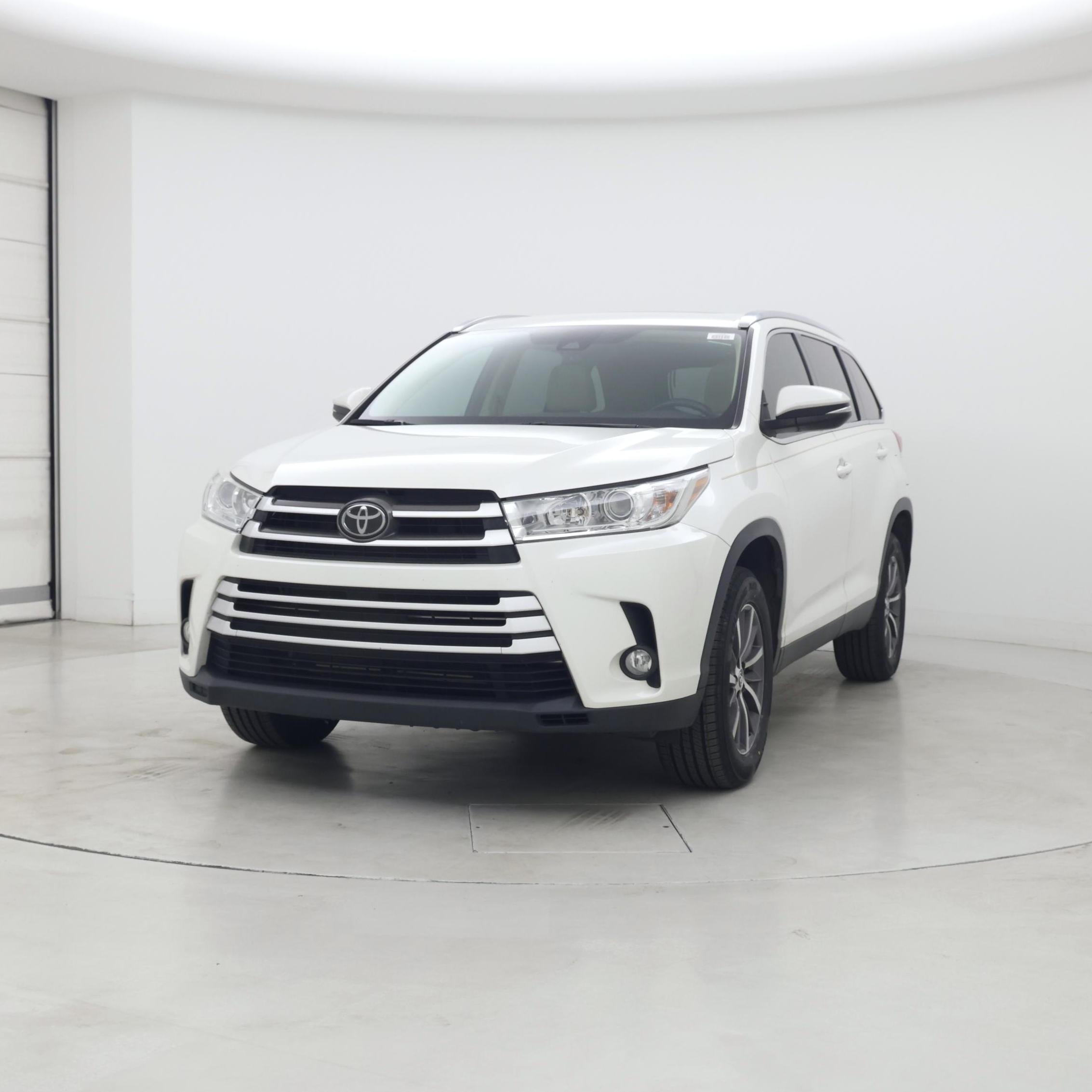 Thumbnail: 2019 Toyota Highlander - 4