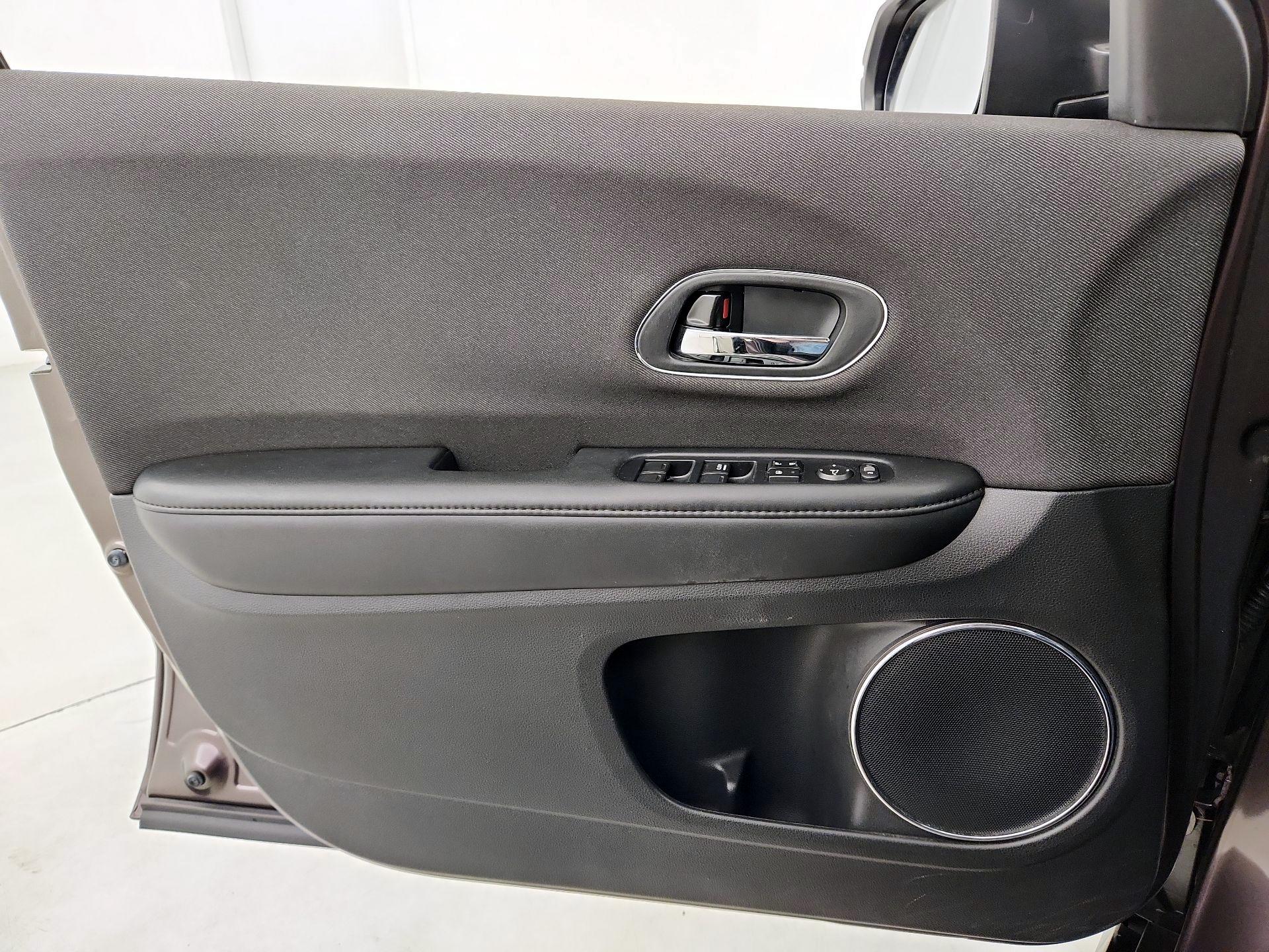 Thumbnail: 2019 Honda HR-V - 12