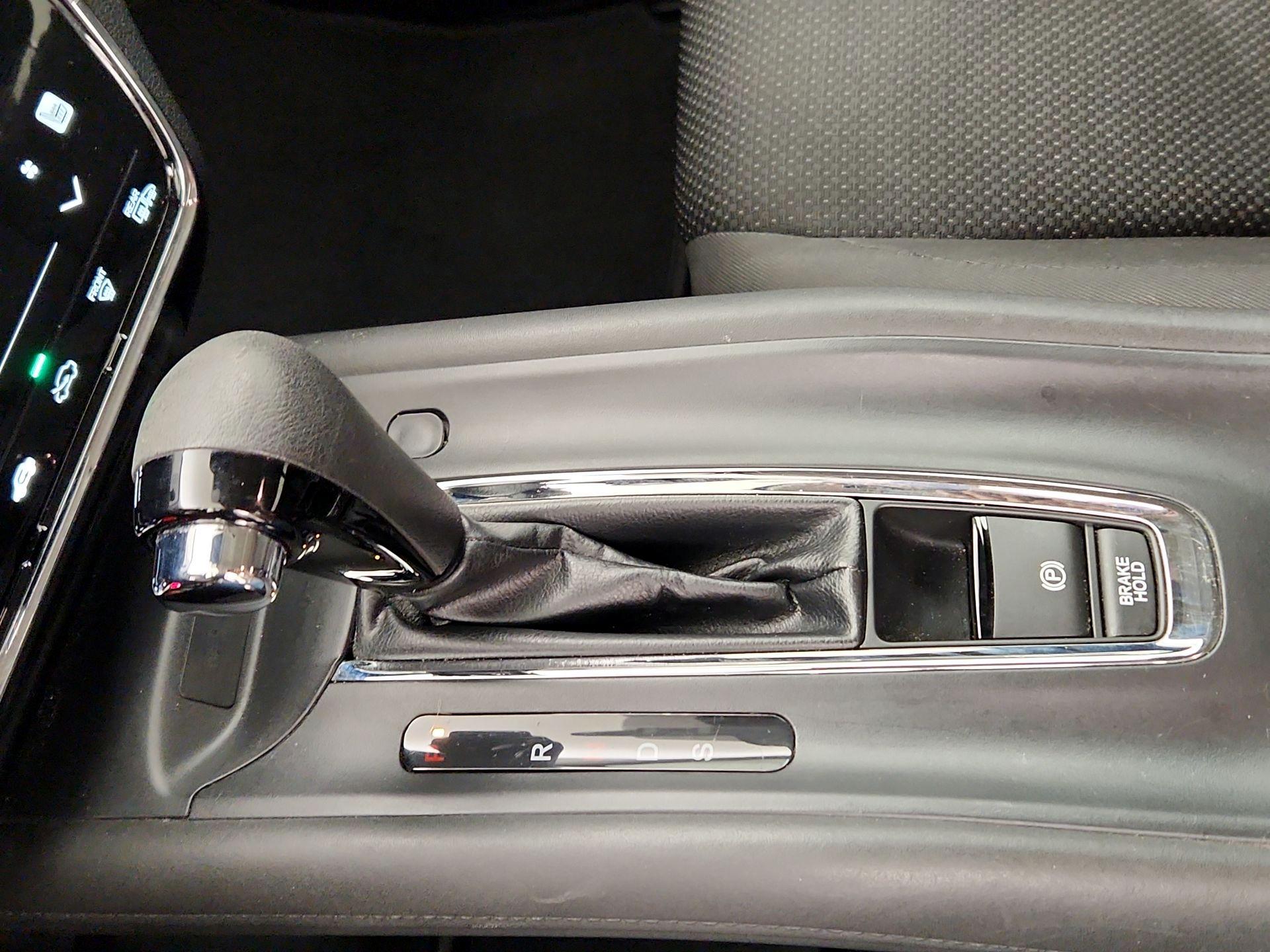 Thumbnail: 2019 Honda HR-V - 17