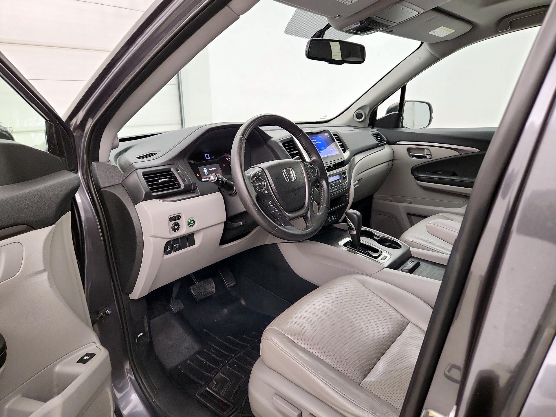 Thumbnail: 2019 Honda Ridgeline - 11