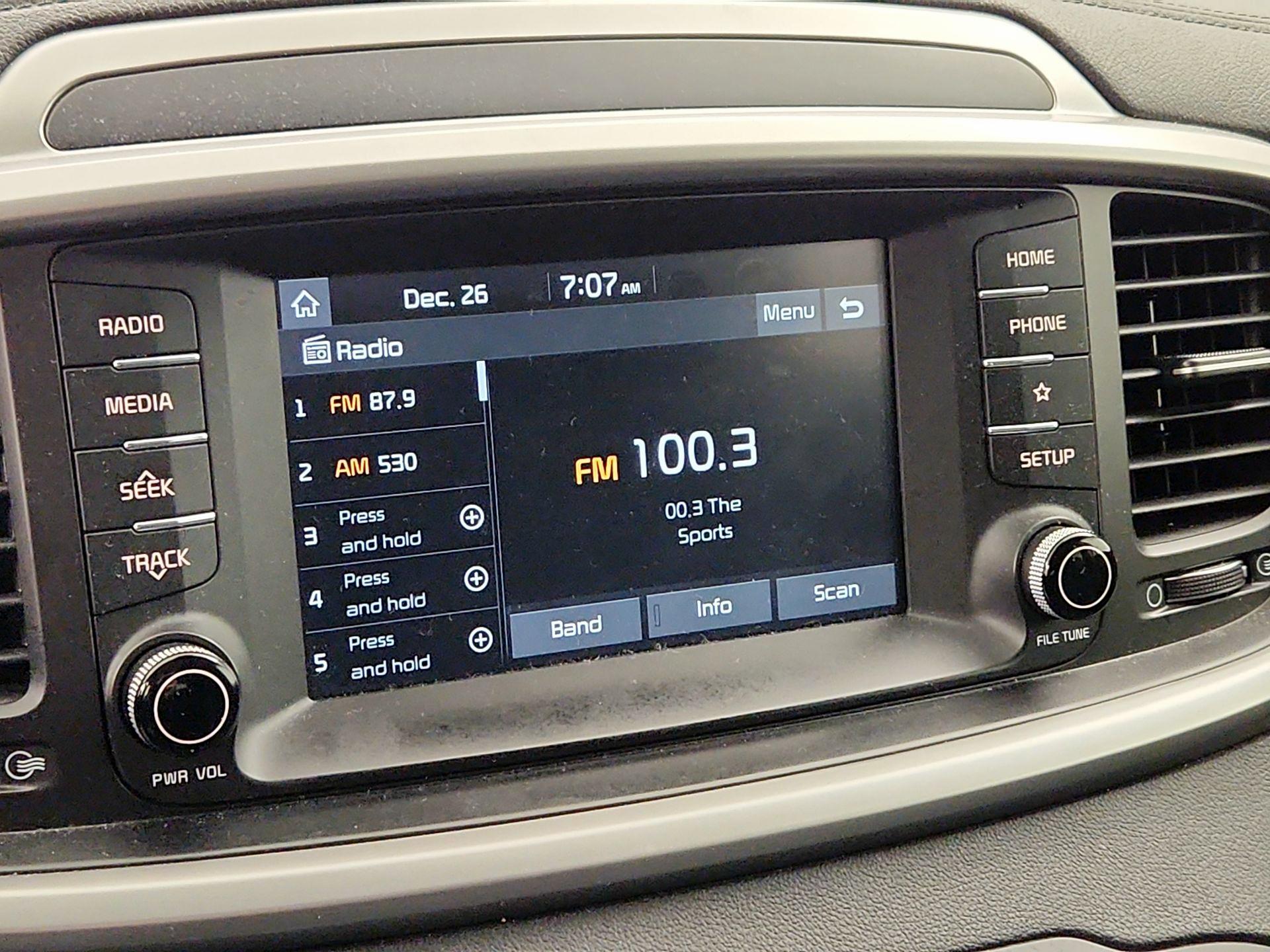 Thumbnail: 2019 Kia Sorento - 15