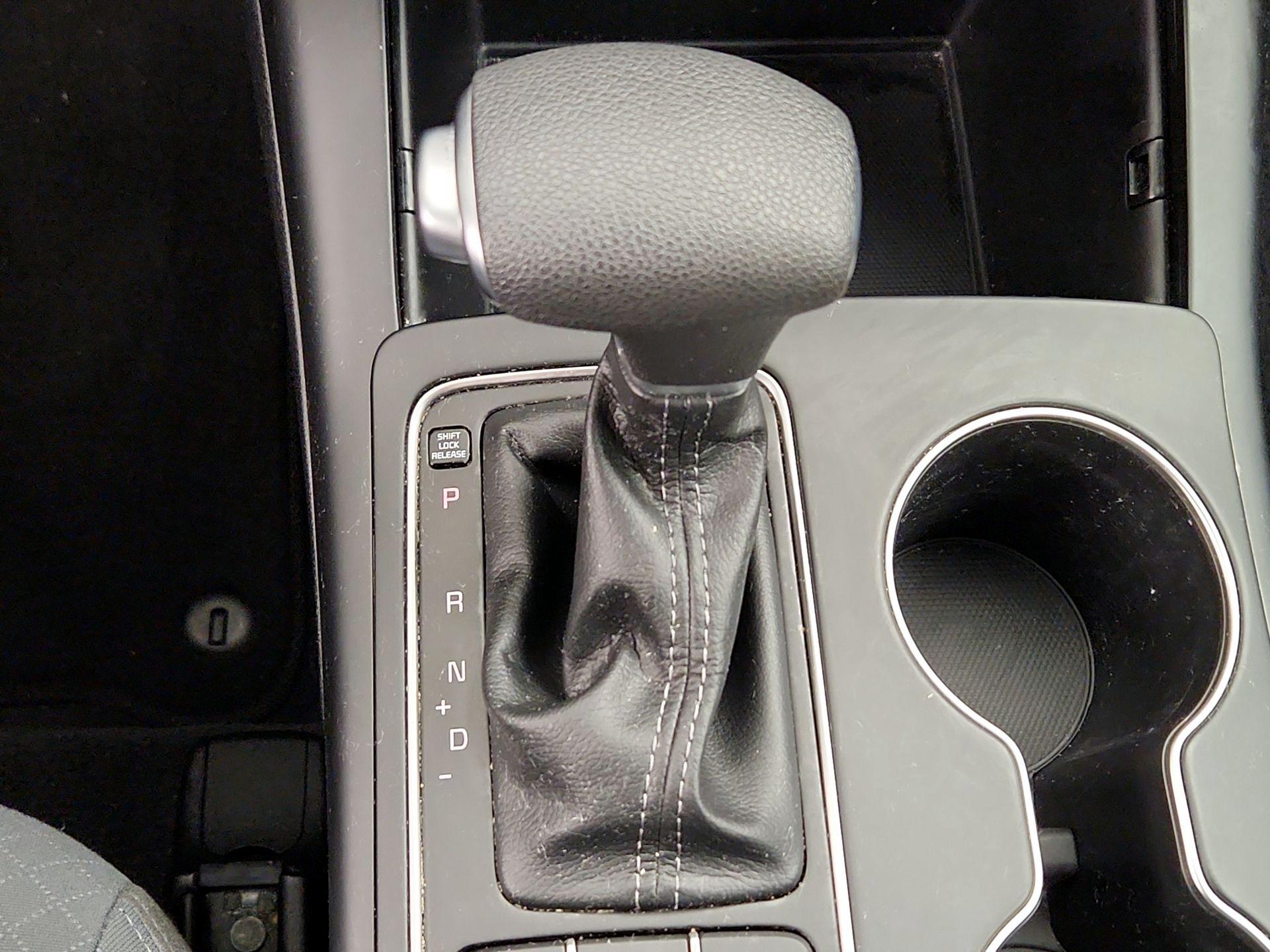 Thumbnail: 2019 Kia Sorento - 17