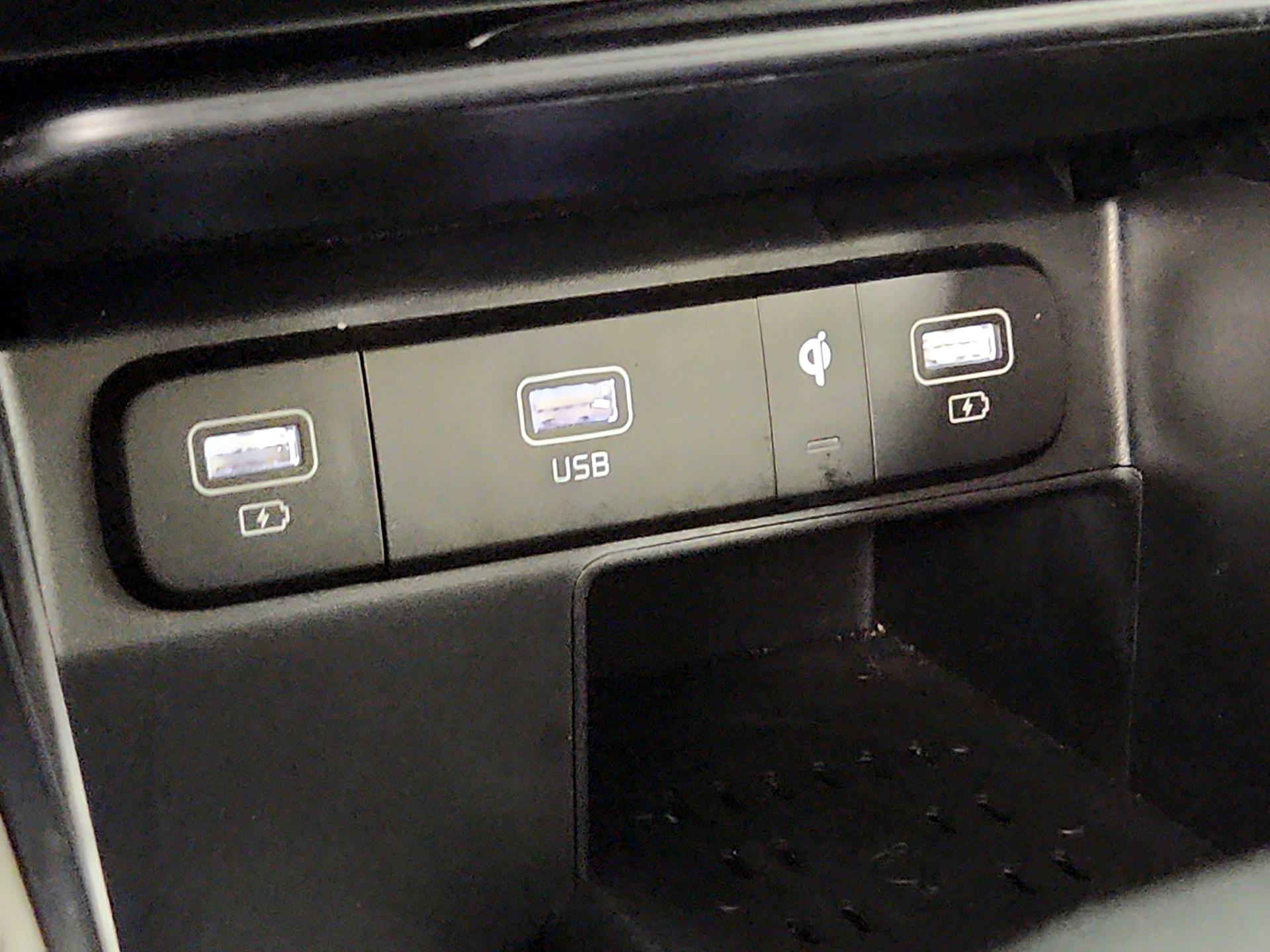 Thumbnail: 2021 Kia Sorento - 18