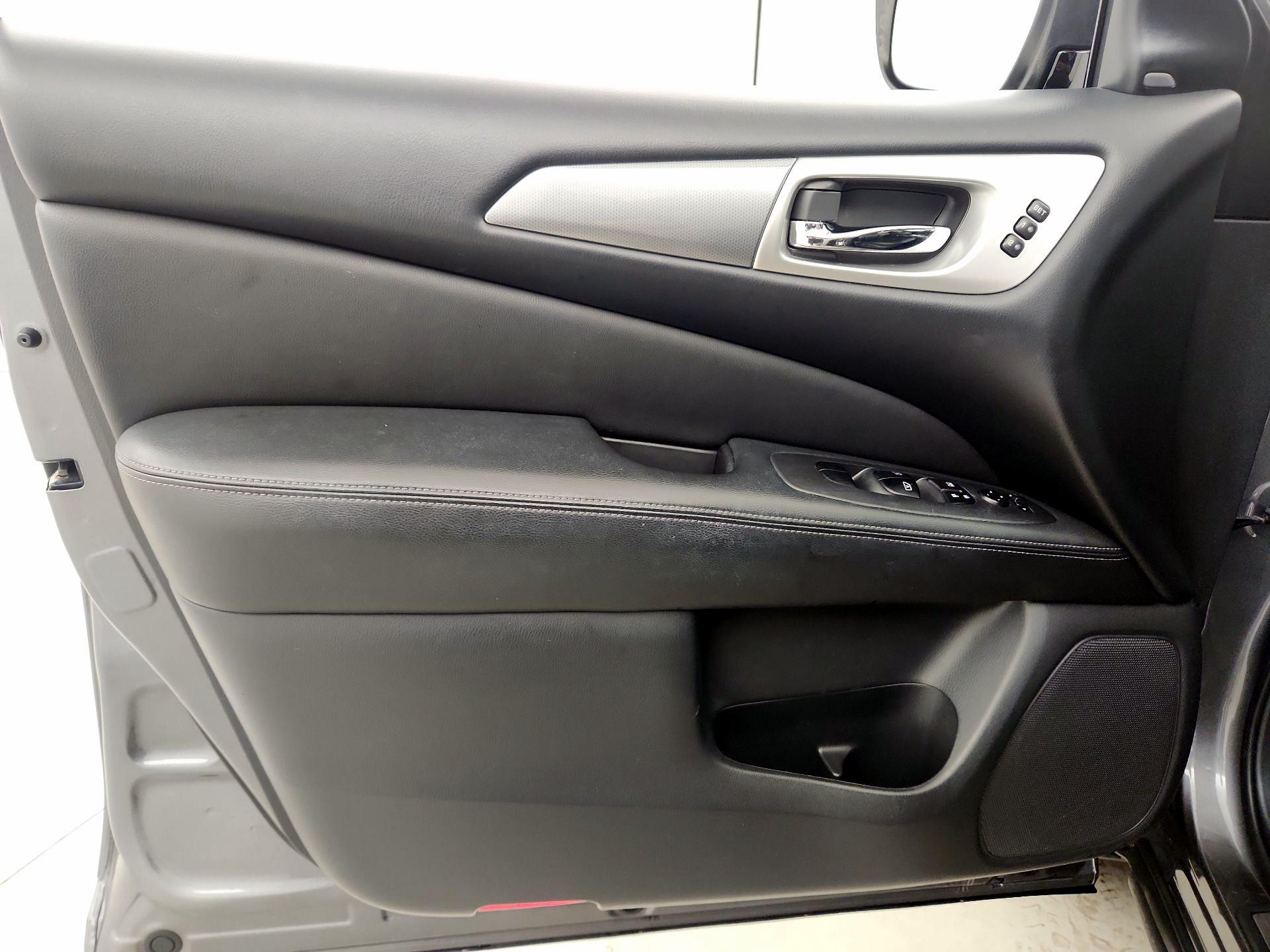 Thumbnail: 2018 Nissan Pathfinder - 12