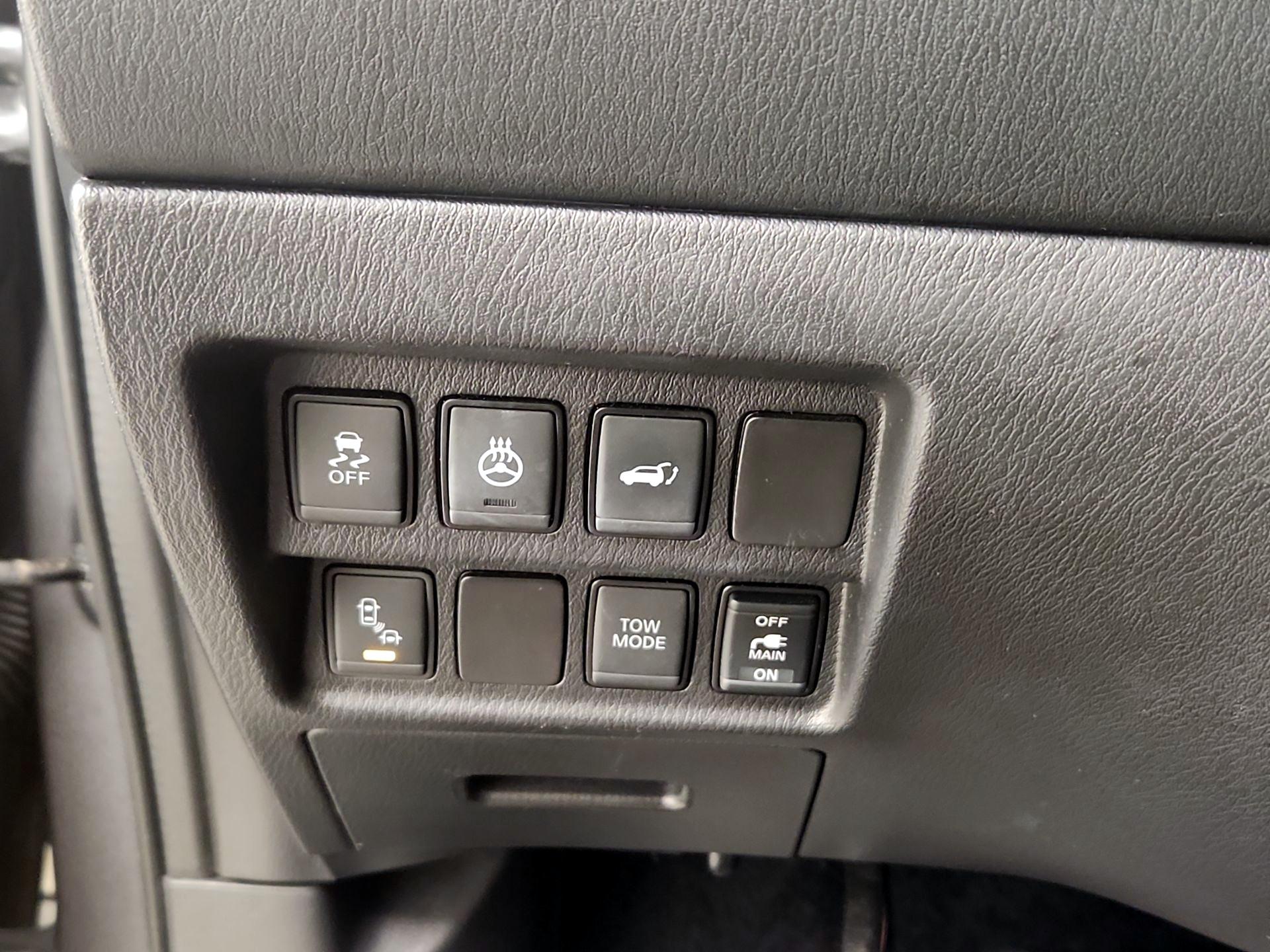 Thumbnail: 2018 Nissan Pathfinder - 13