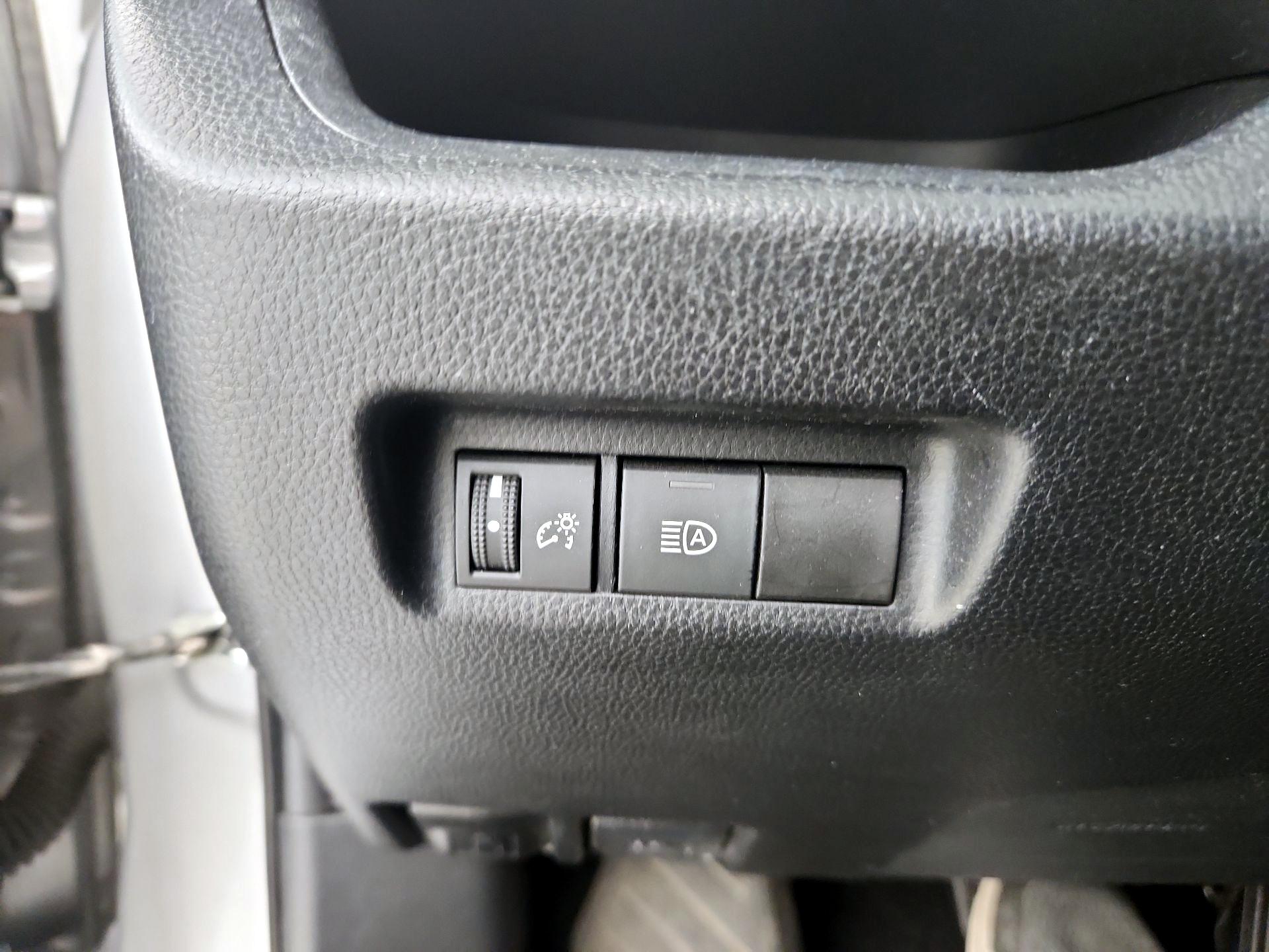 Thumbnail: 2019 Toyota RAV4 - 13