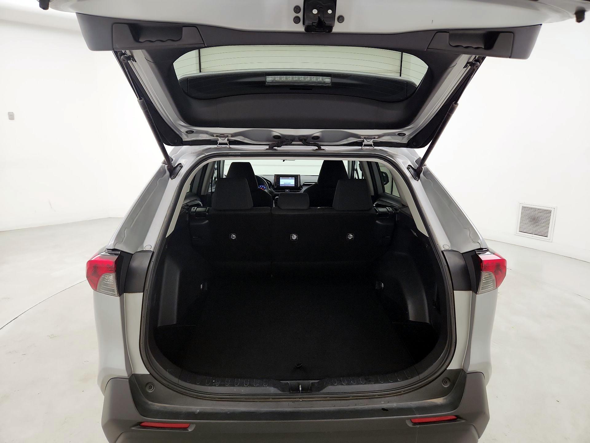 Thumbnail: 2019 Toyota RAV4 - 20