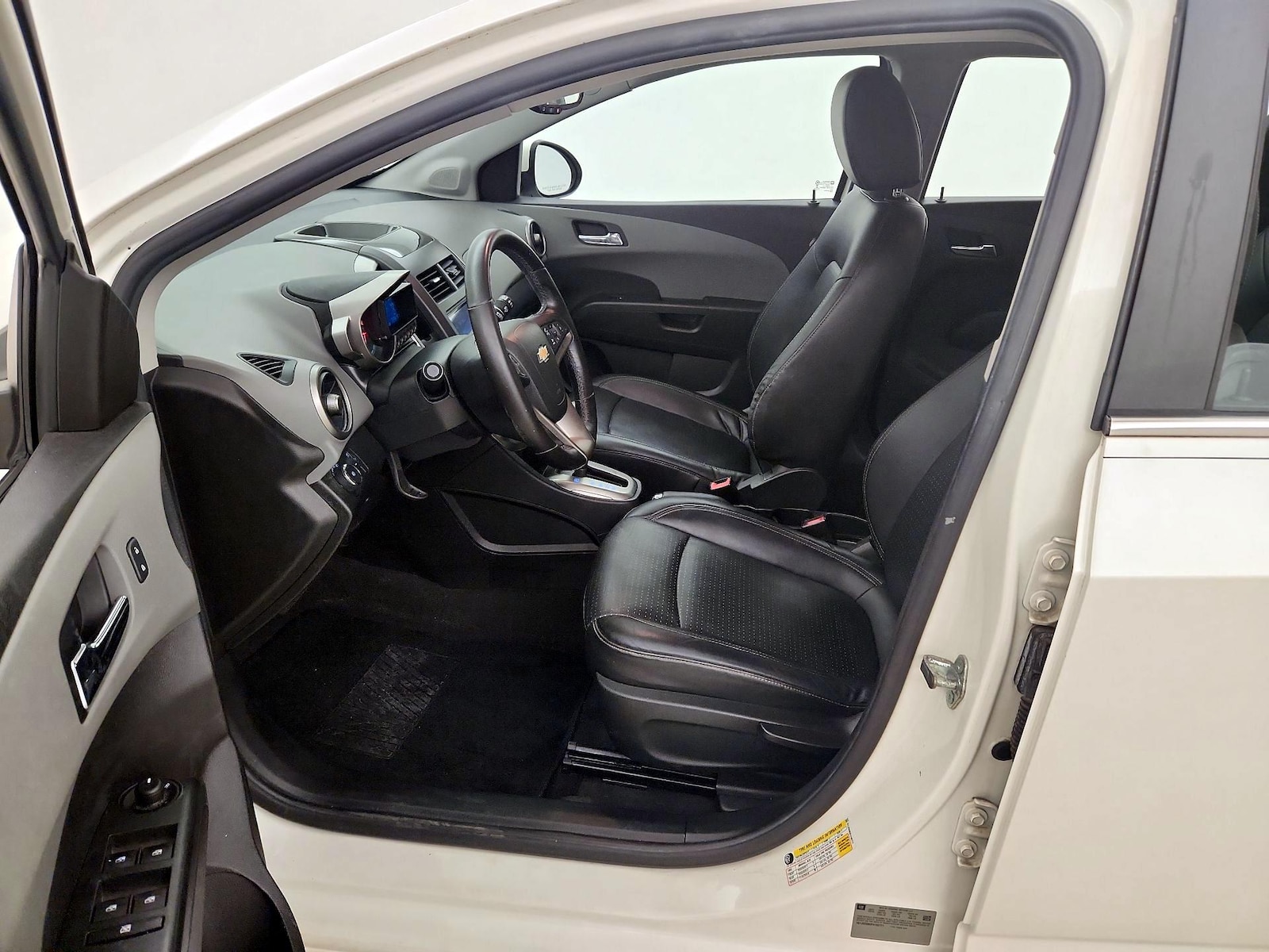 2015 Chevrolet Sonic LTZ - Photo 12