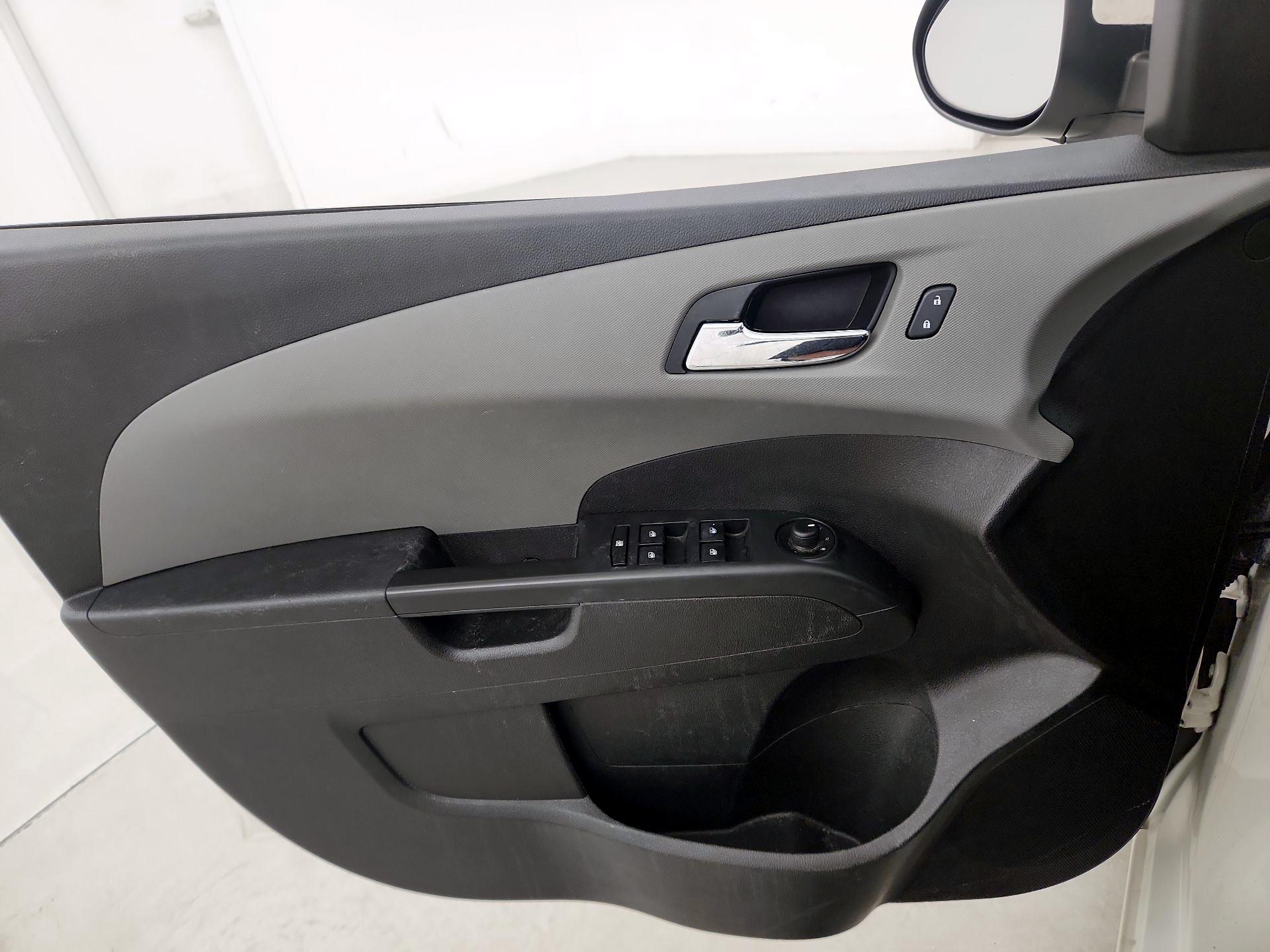 Thumbnail: 2015 Chevrolet Sonic - 12