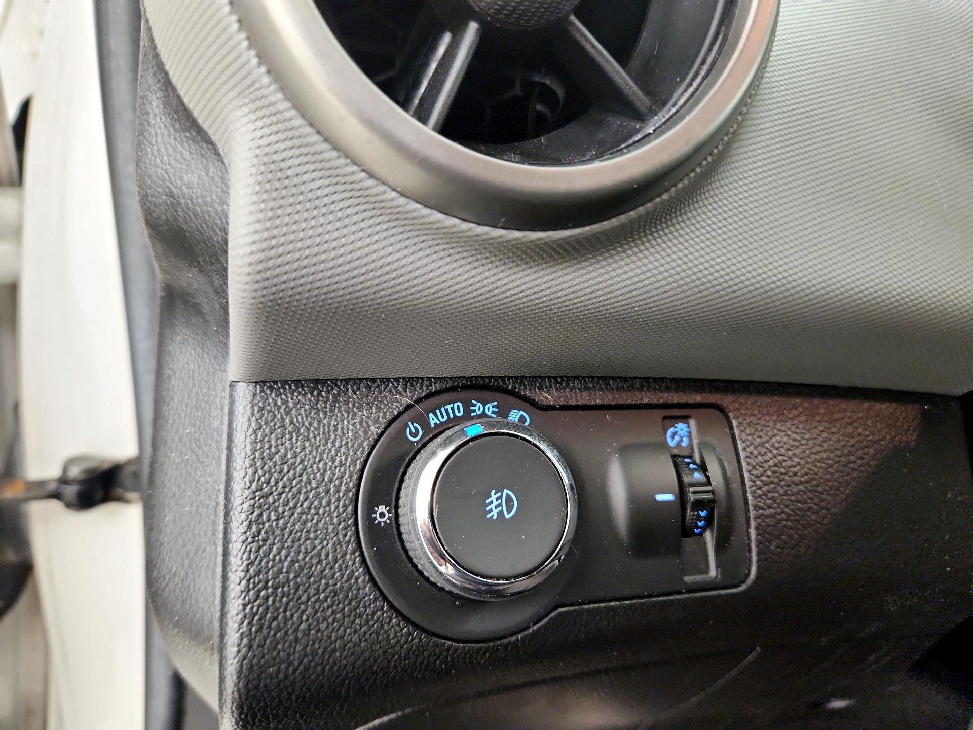 Thumbnail: 2015 Chevrolet Sonic - 13