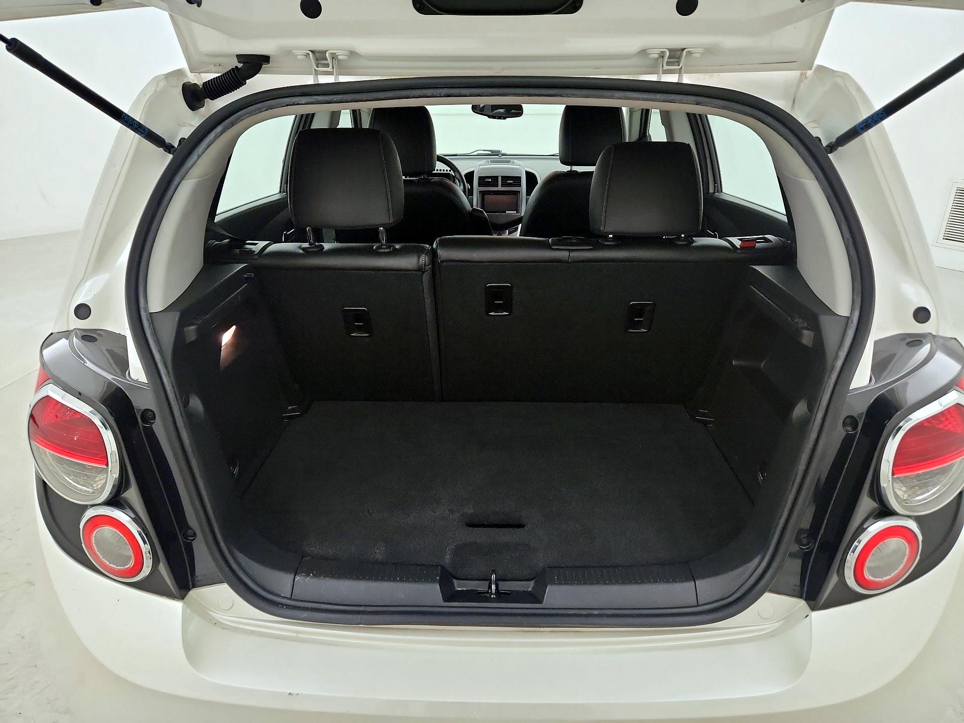 Thumbnail: 2015 Chevrolet Sonic - 20