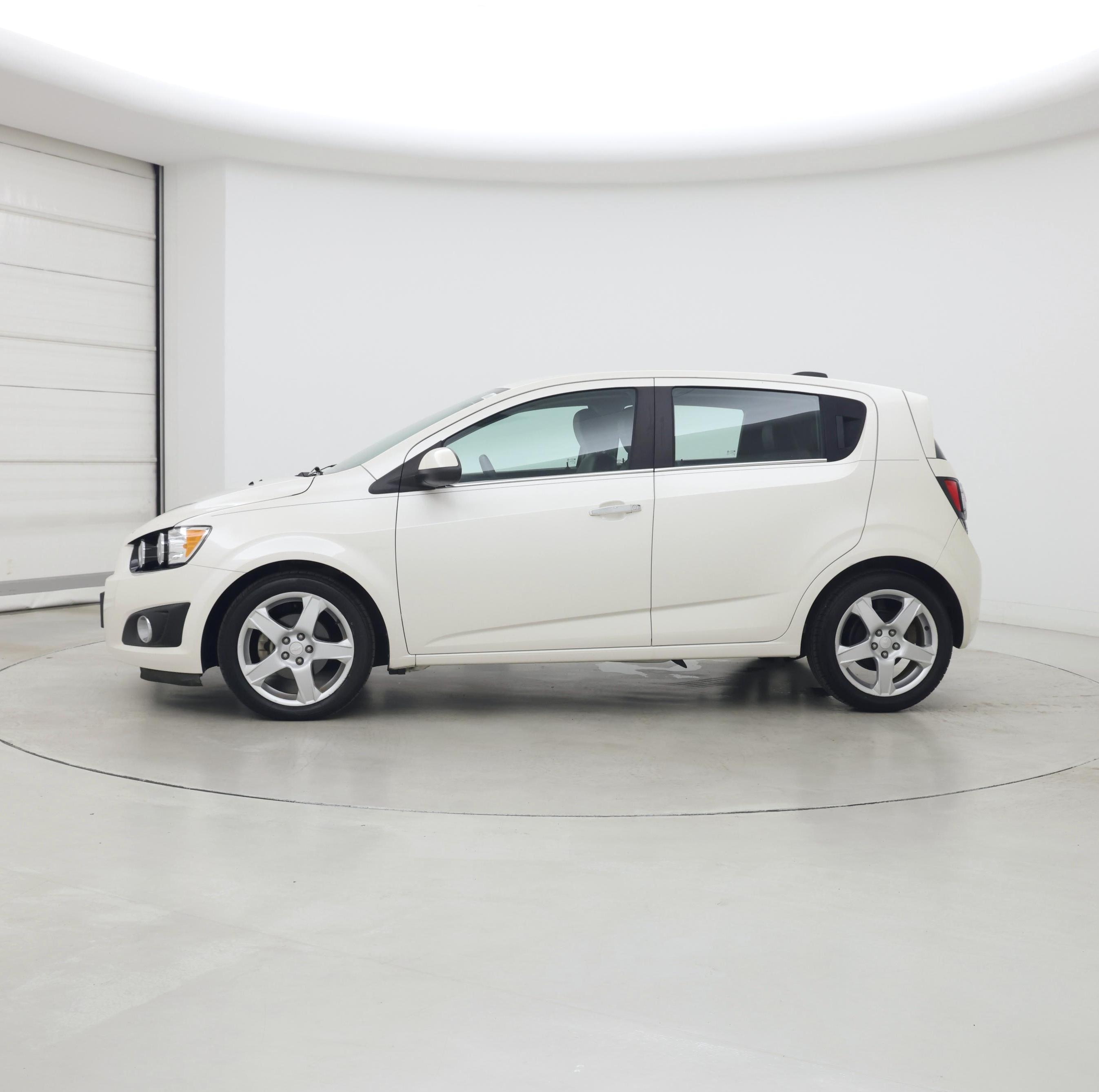 Thumbnail: 2015 Chevrolet Sonic - 3
