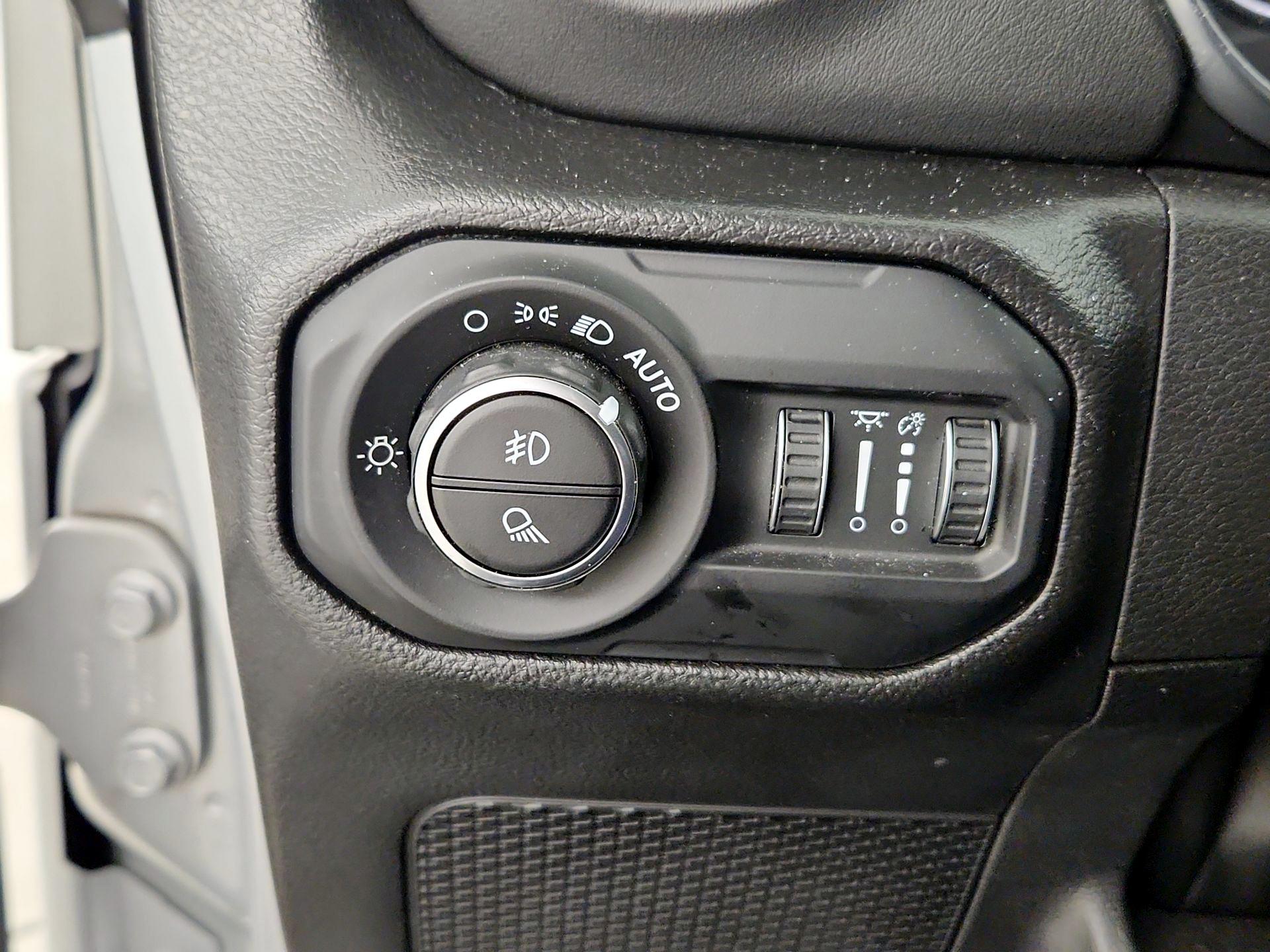 Thumbnail: 2022 Jeep Gladiator - 13