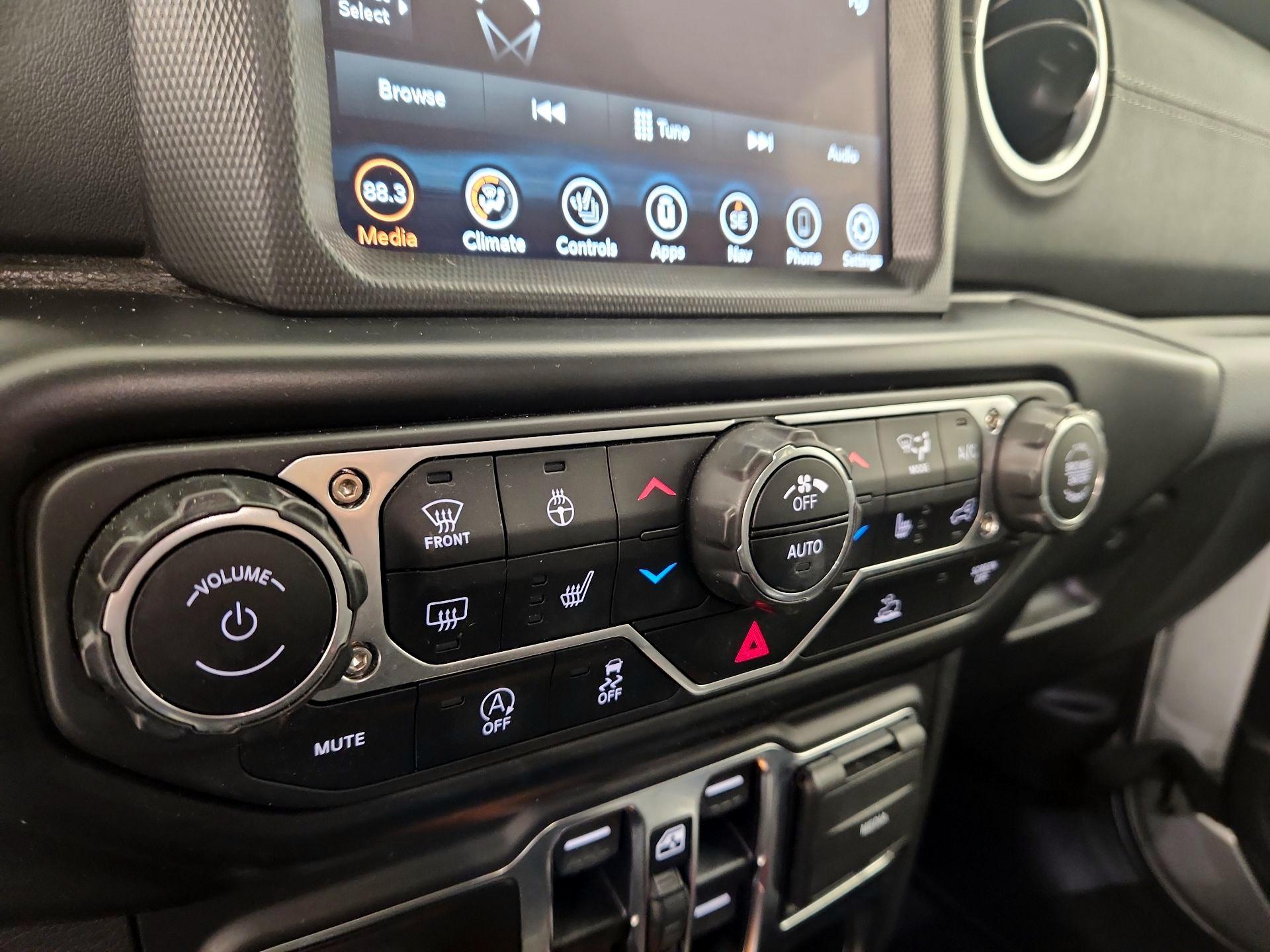 Thumbnail: 2022 Jeep Gladiator - 17