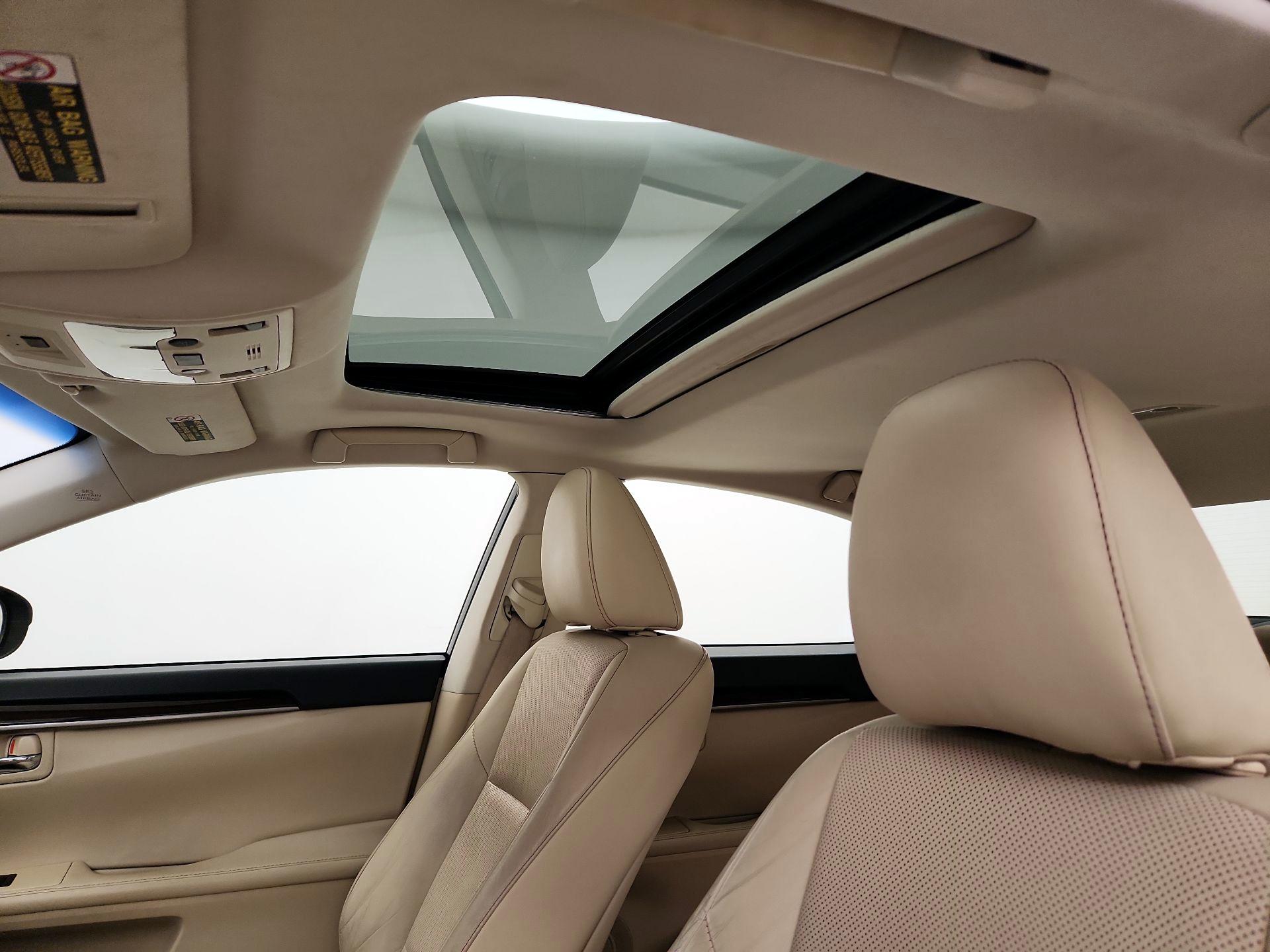 Thumbnail: 2014 Lexus ES - 20