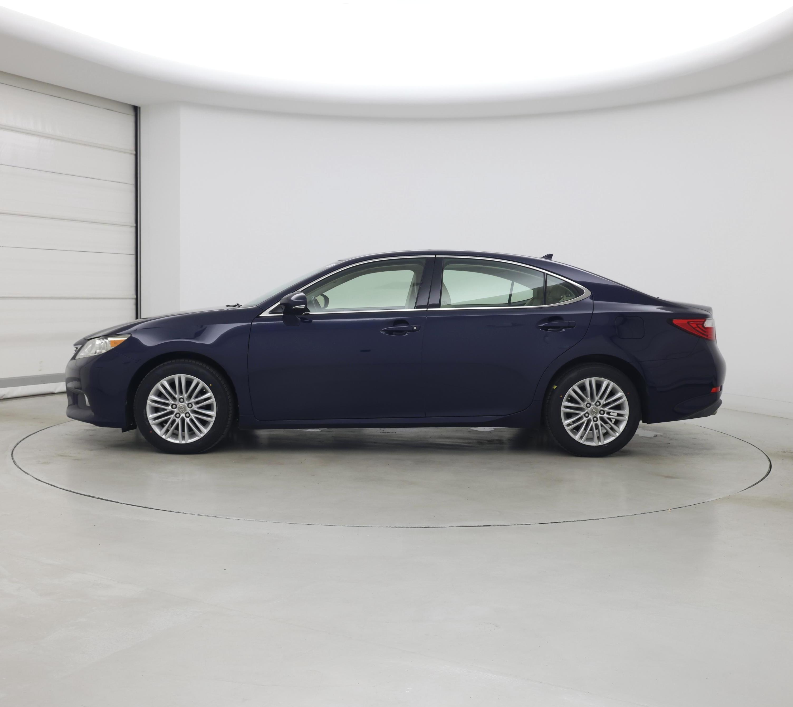 Thumbnail: 2014 Lexus ES - 3