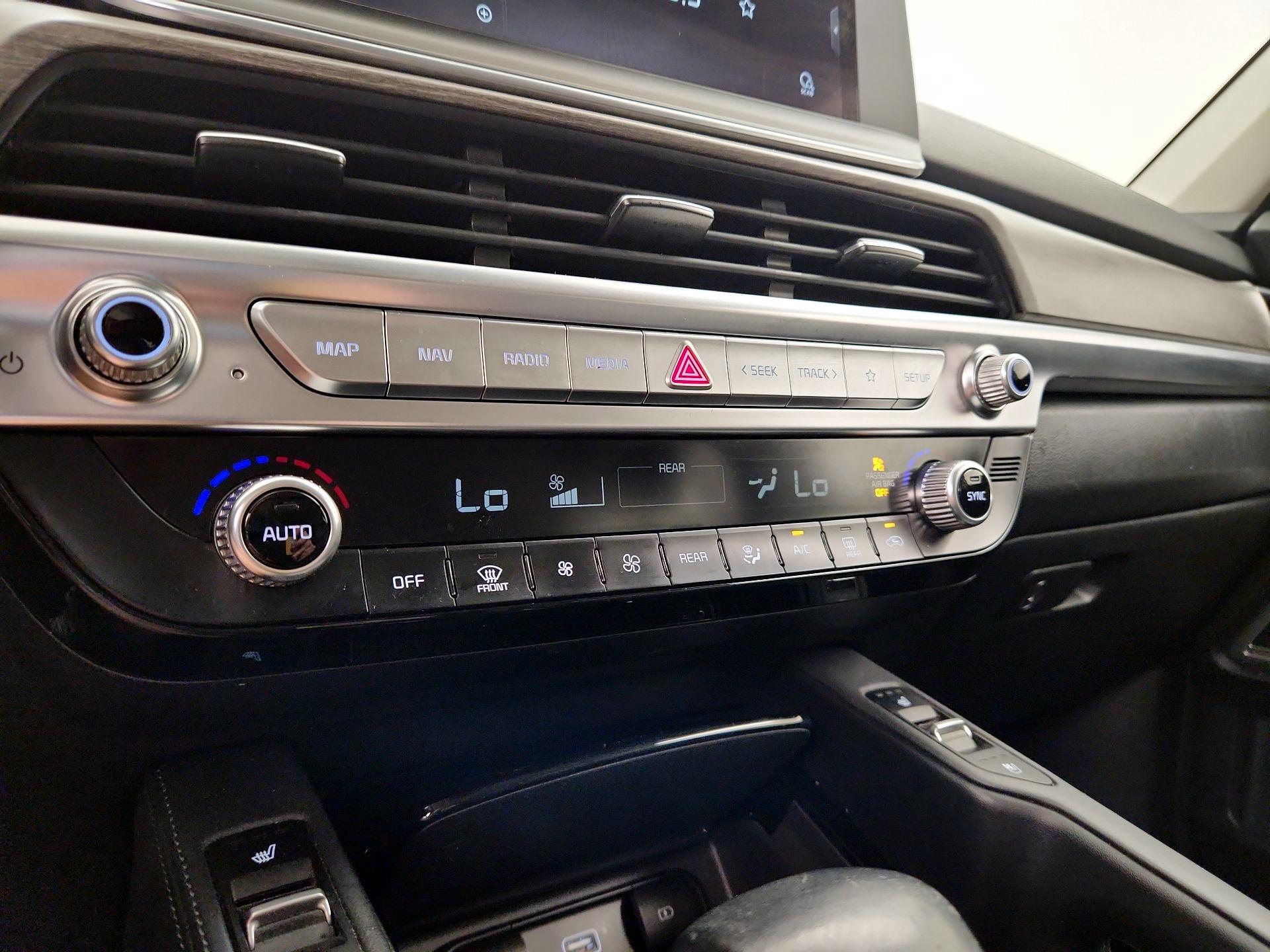 Thumbnail: 2020 Kia Telluride - 17