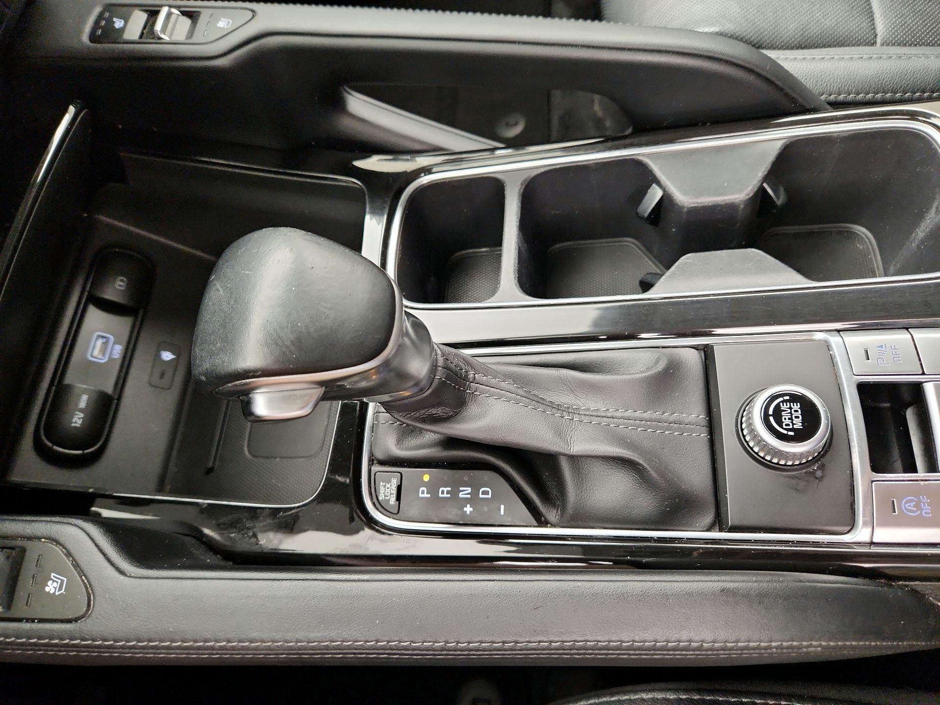 Thumbnail: 2020 Kia Telluride - 18