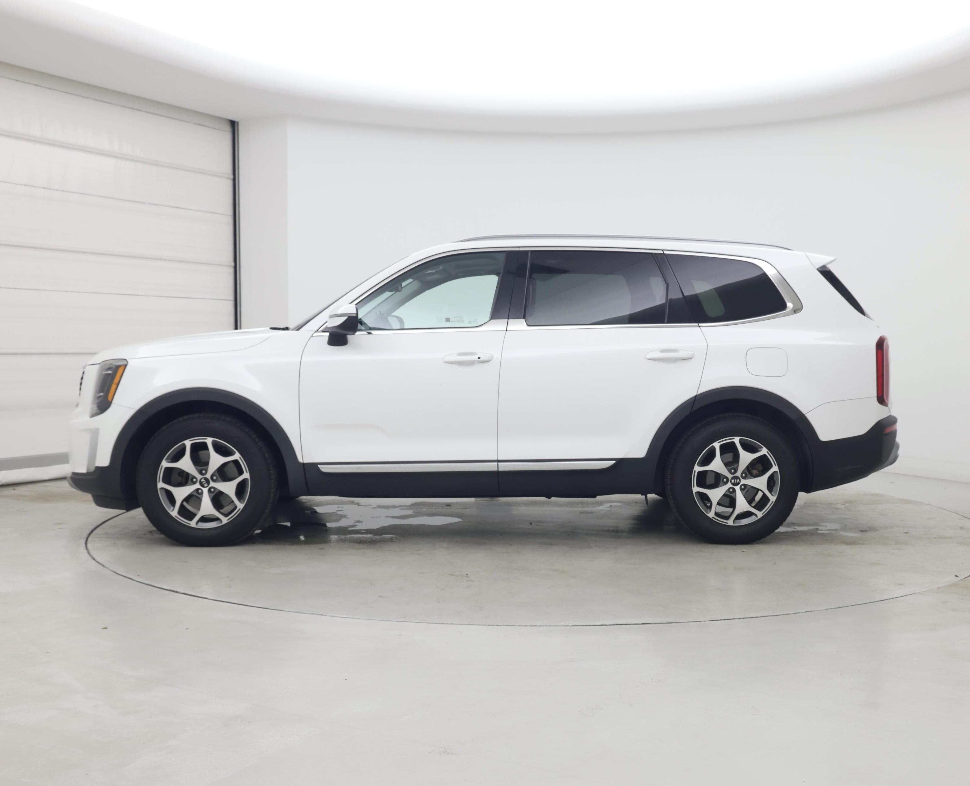 Thumbnail: 2020 Kia Telluride - 3