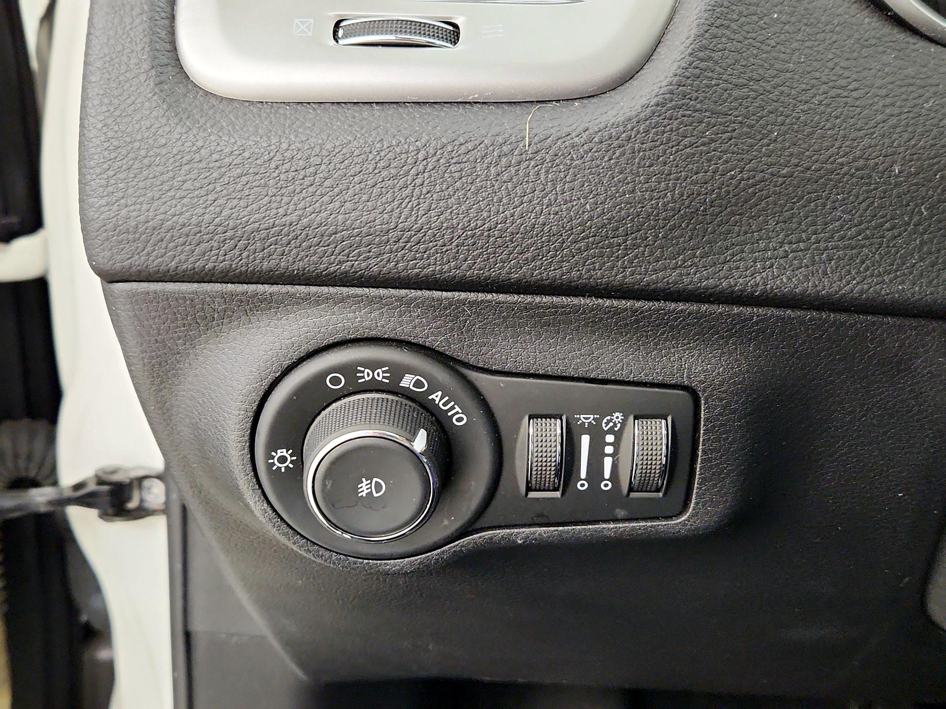 Thumbnail: 2019 Jeep Compass - 13