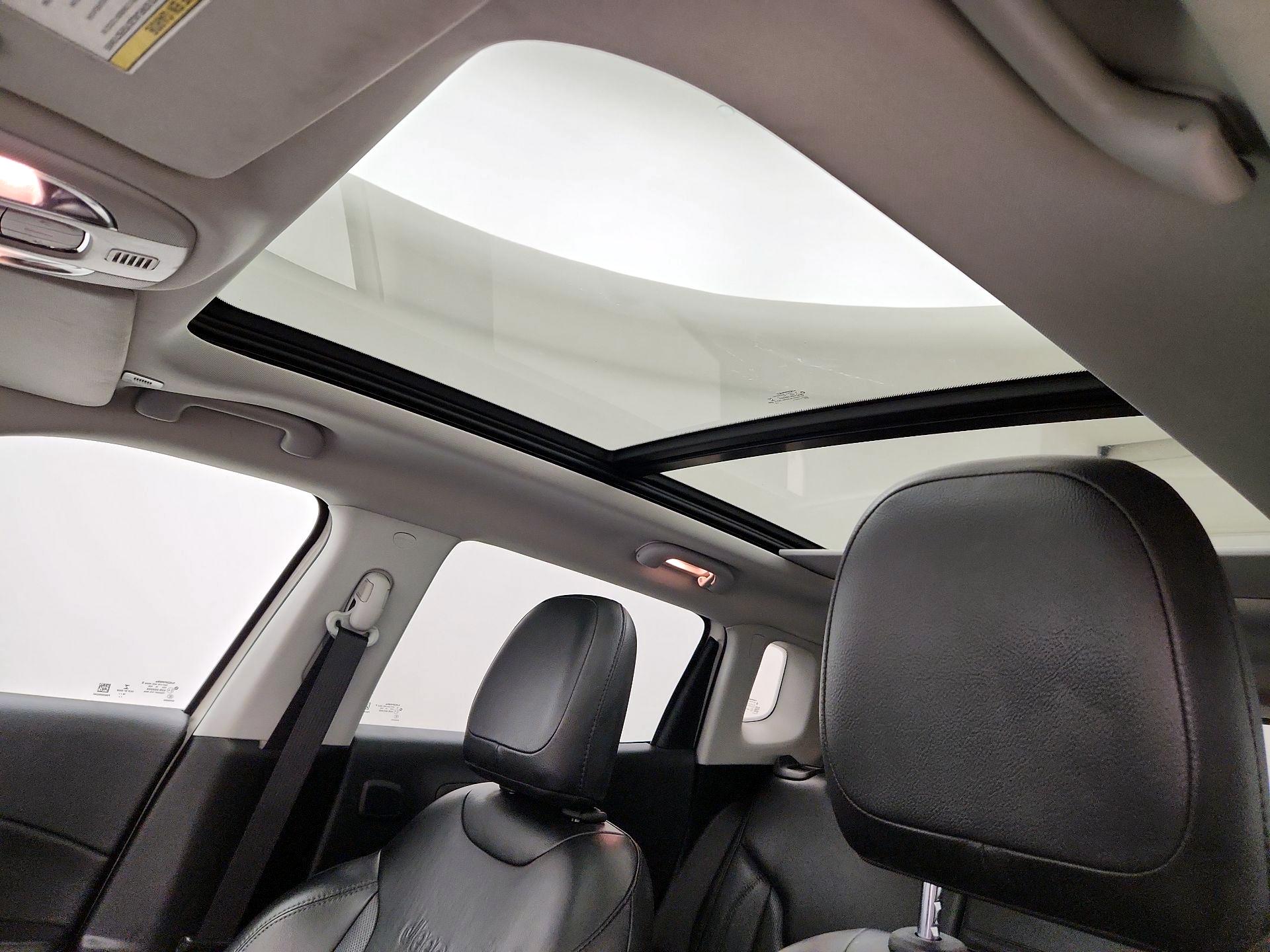 Thumbnail: 2019 Jeep Compass - 20