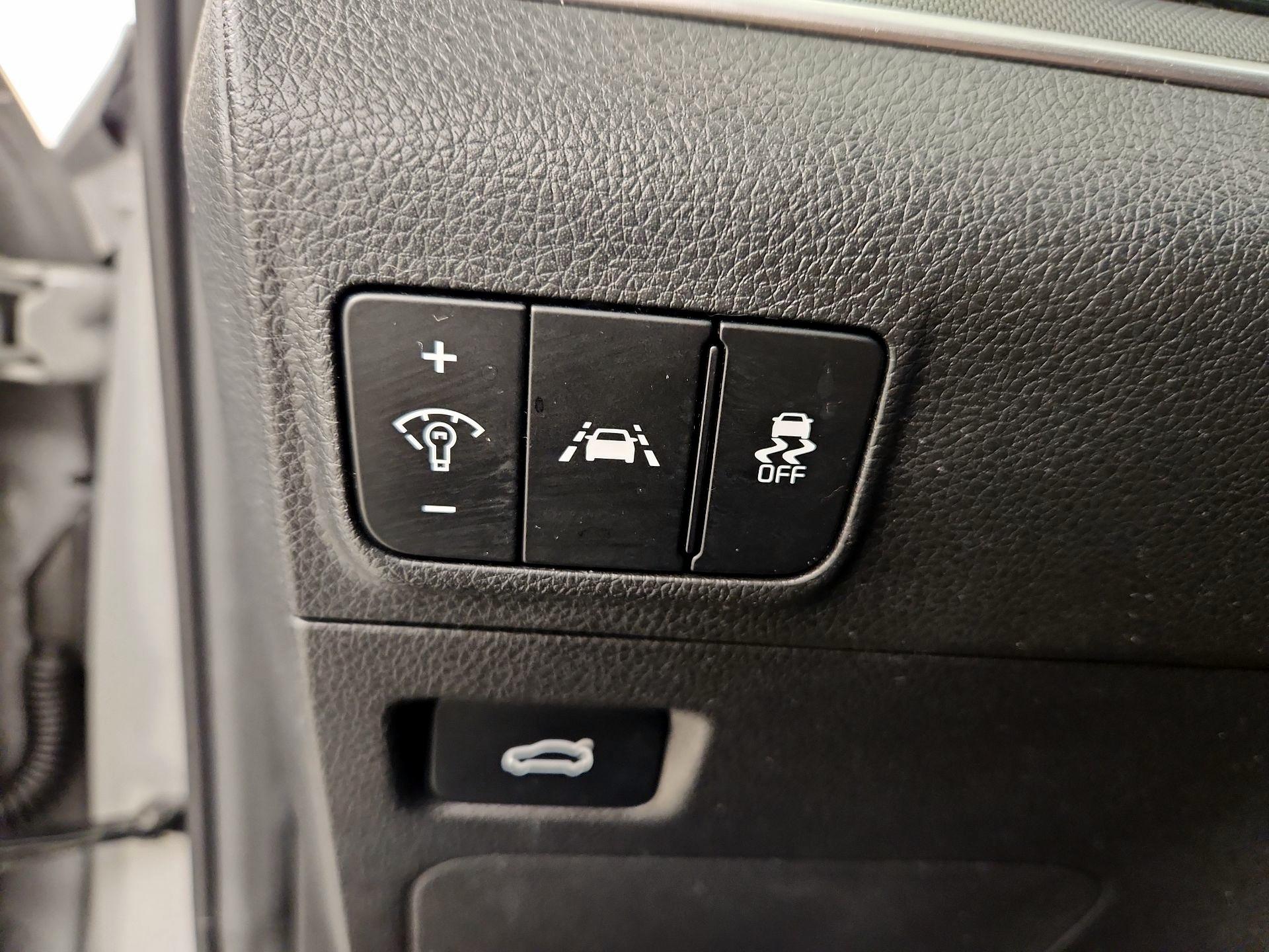 Thumbnail: 2023 Kia K5 - 13