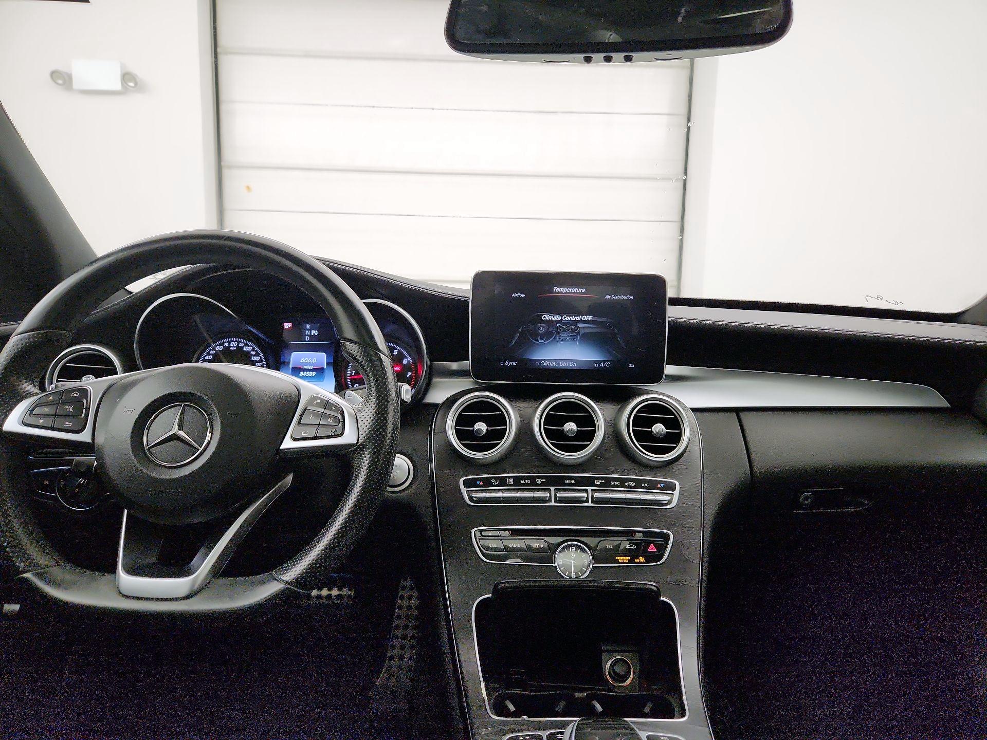 Thumbnail: 2016 Mercedes-Benz C-Class - 9