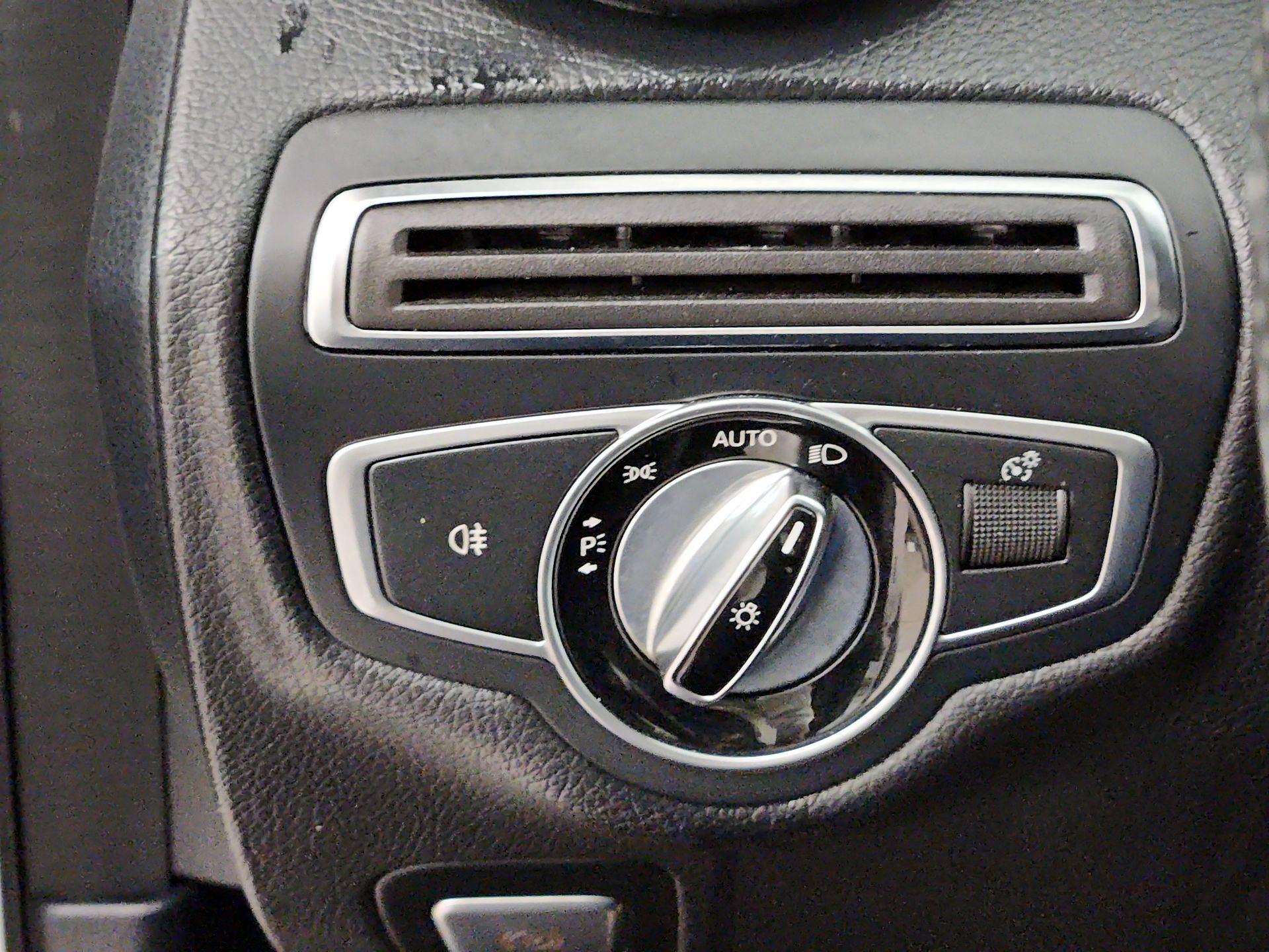 Thumbnail: 2016 Mercedes-Benz C-Class - 13