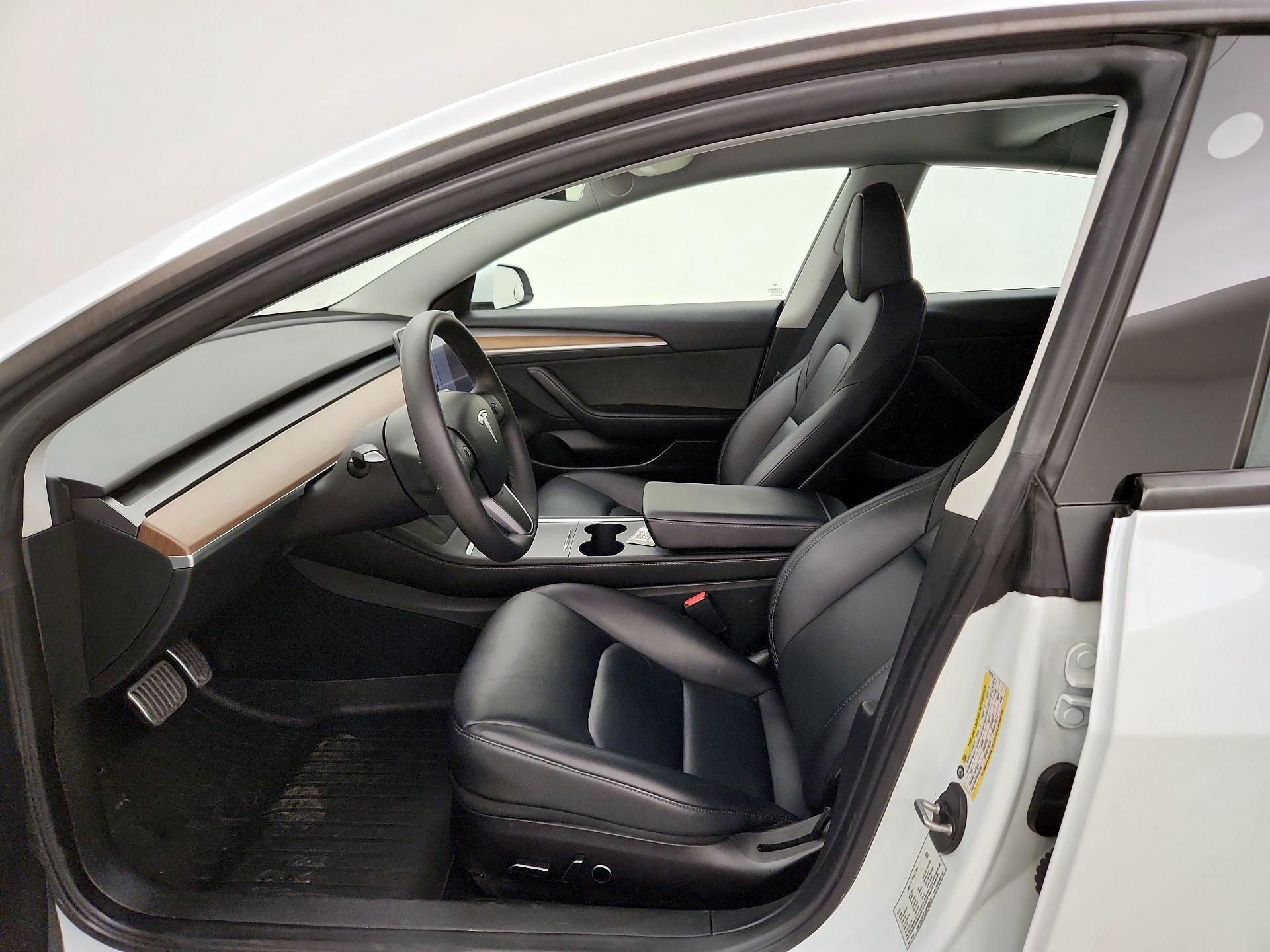 Thumbnail: 2023 Tesla Model 3 - 11