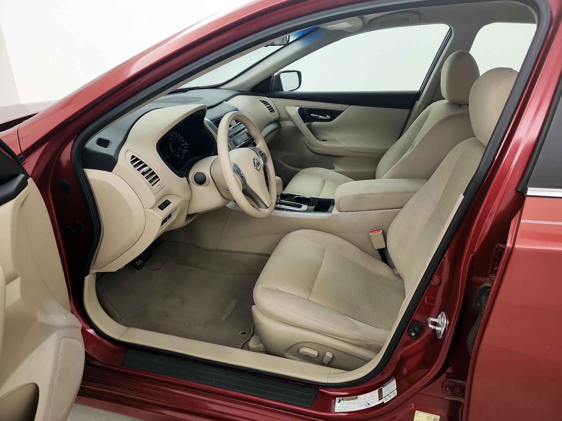 Thumbnail: 2014 Nissan Altima - 11